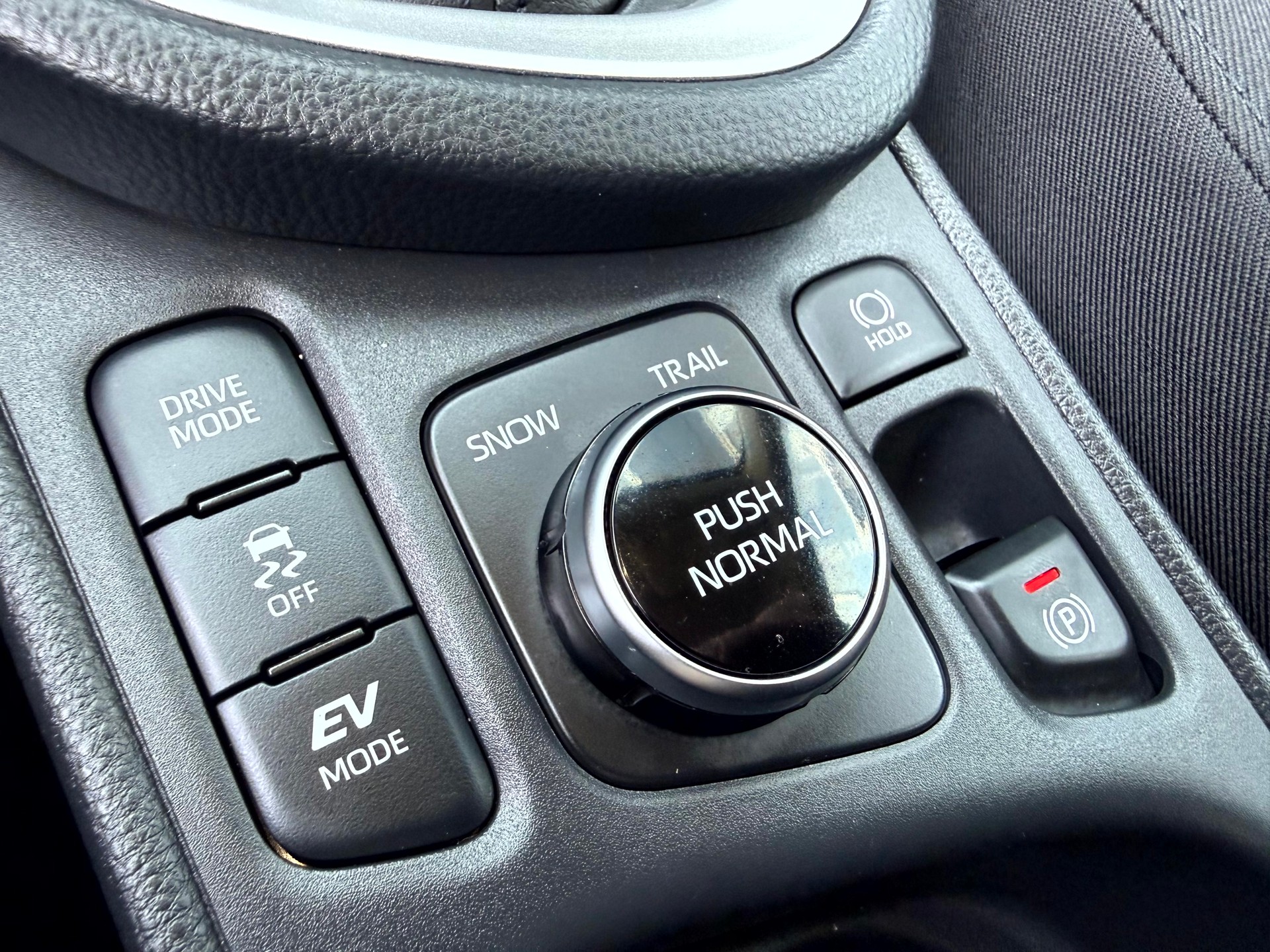TOYOTA Yaris Cross 1.5 Comfort AWDi e-CVT-image-17