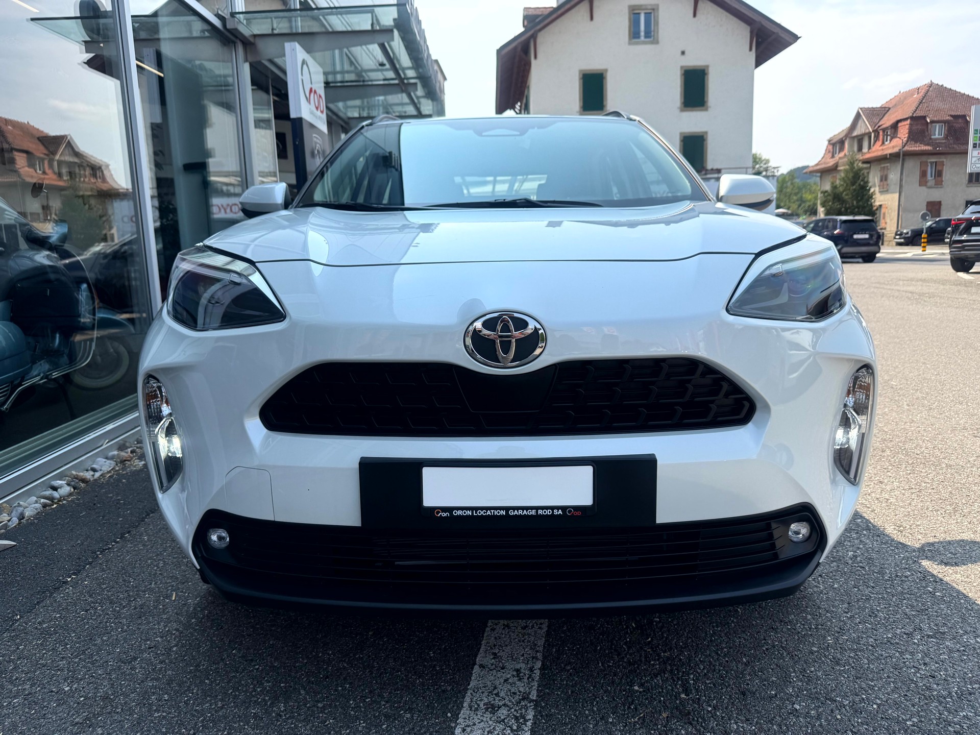 TOYOTA Yaris Cross 1.5 Comfort AWDi e-CVT-showroom-element-2