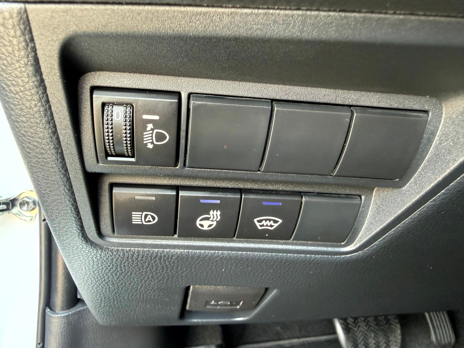 TOYOTA Yaris Cross 1.5 Comfort AWDi e-CVT-image-24