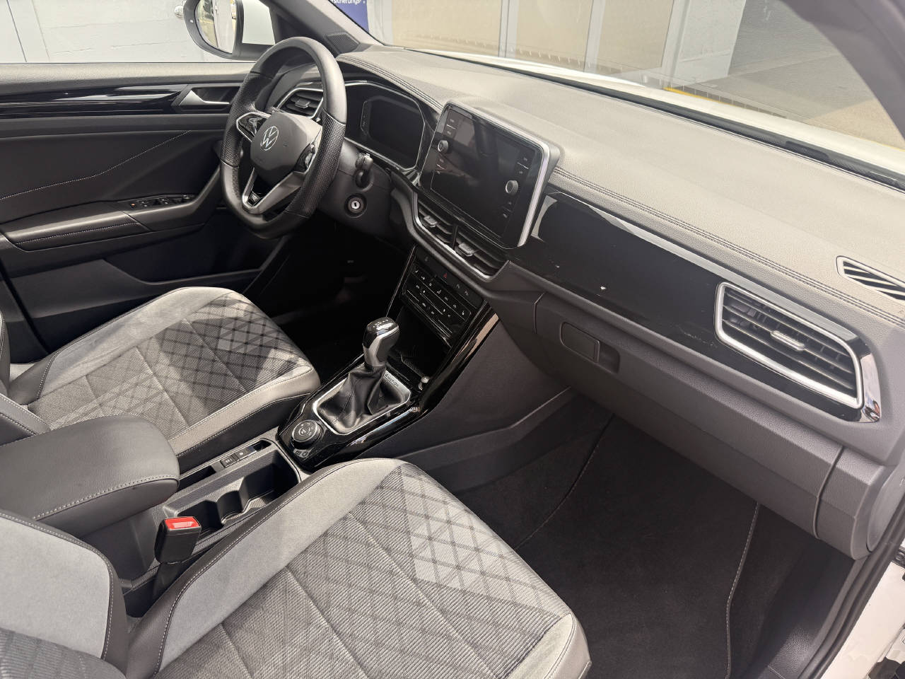 VW T-Roc 2.0 TSI R-Line DSG 4motion-image-11