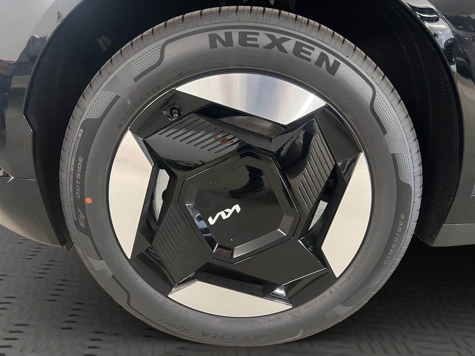 KIA EV5 81 kWh Earth 4x4-image-14