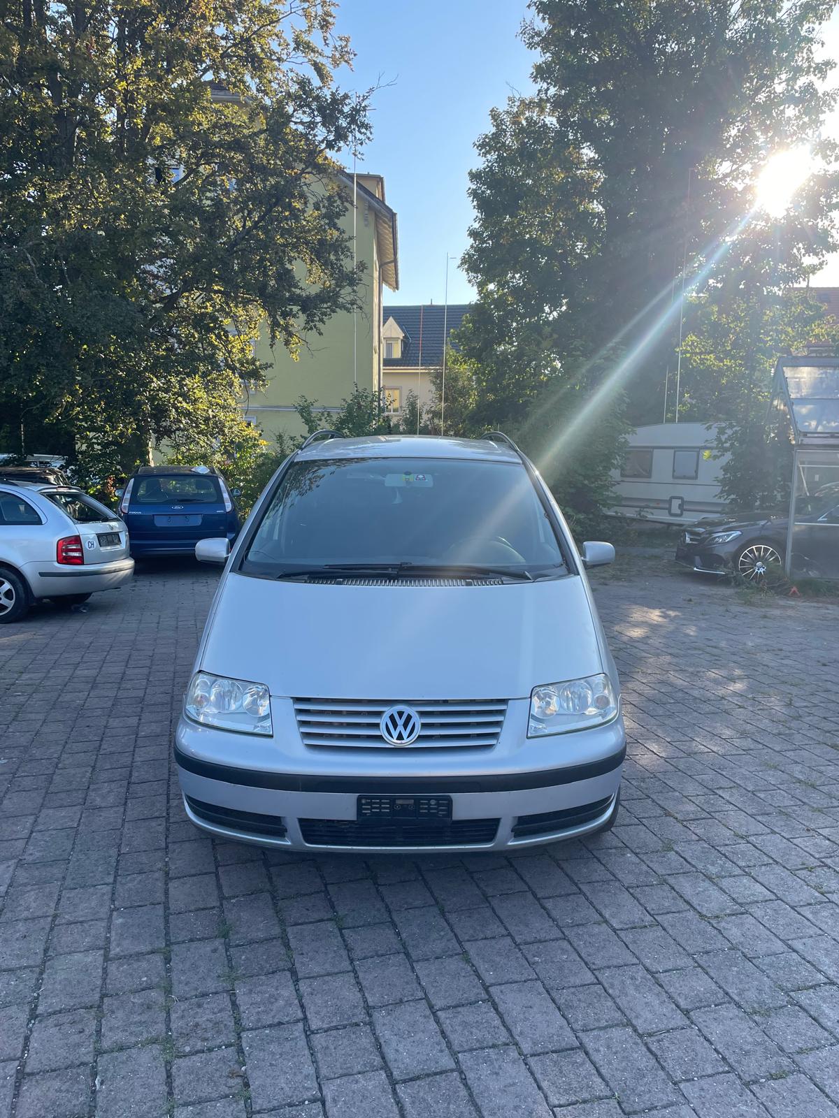VW Sharan 1.9 TDI Comfortline-showroom-element-1