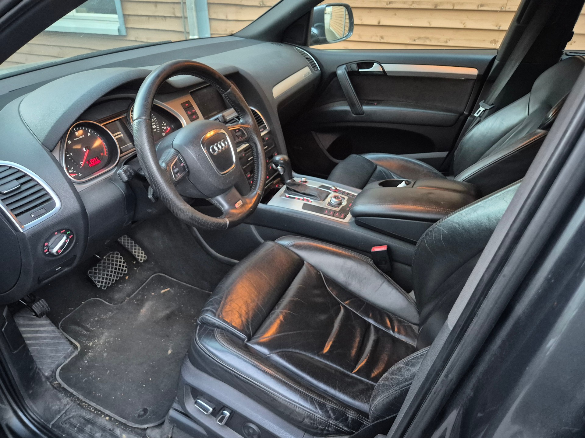 AUDI Q7 3.0 TDI addBlue quattro tiptronic *S Line*-image-5