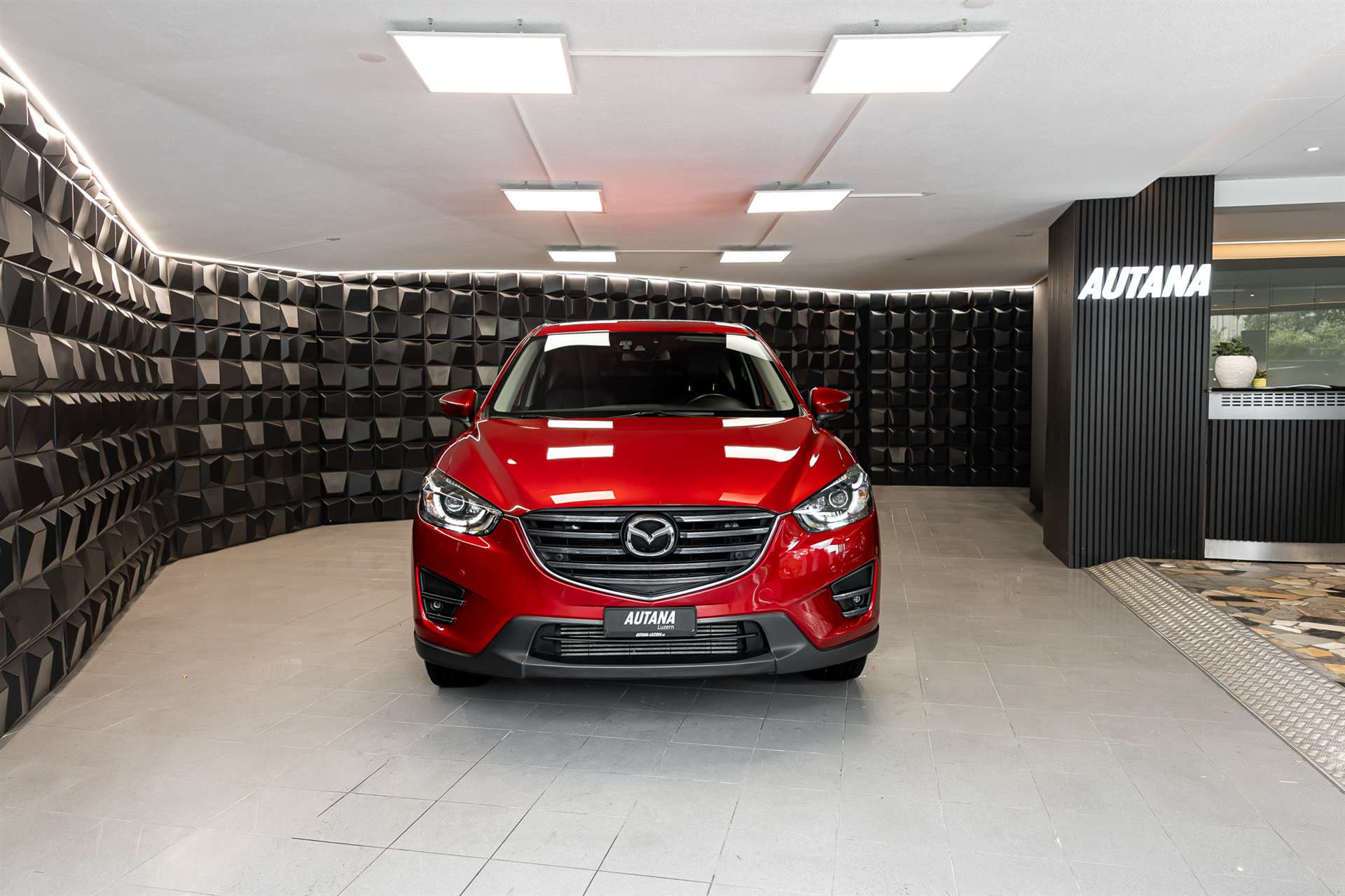 MAZDA CX-5 2.2 D HP Revolution AWD Automatic-showroom-element-3
