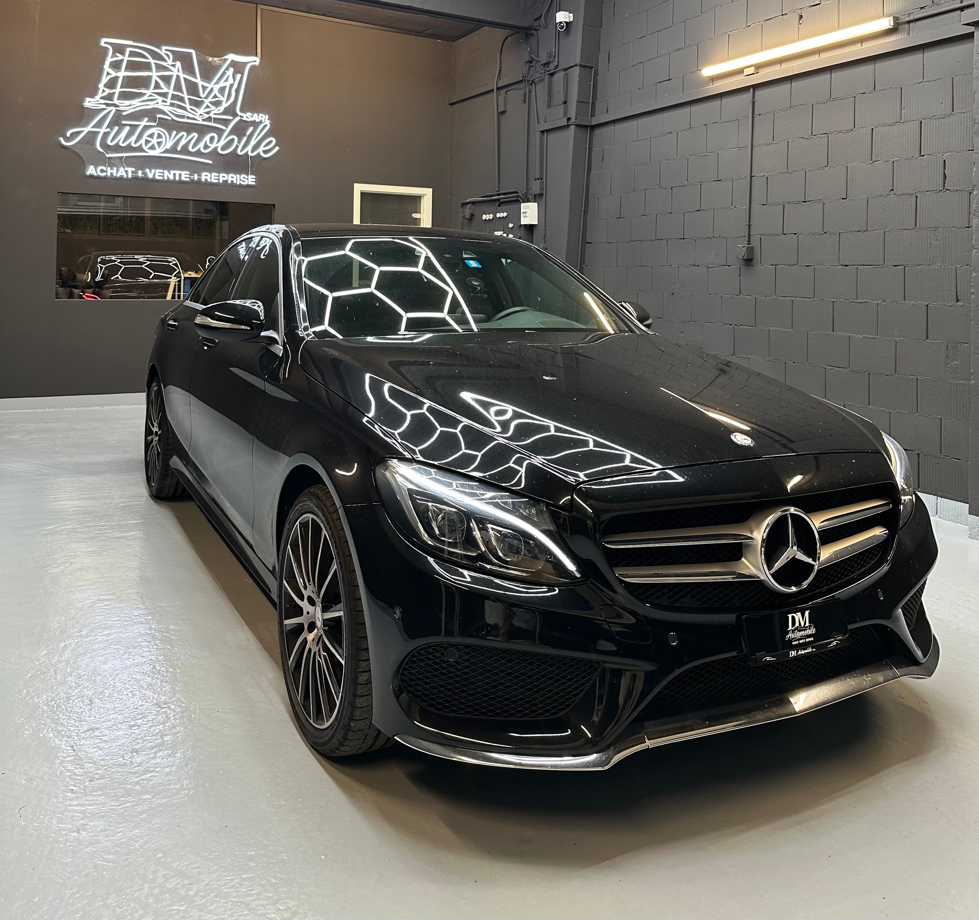 MERCEDES-BENZ C 200 Swiss Star Edition AMG Line // head up // Sound-Système Burmester // Véhicule suisse 🇨🇭// Leasing dès 159.- // Garantie-image-2