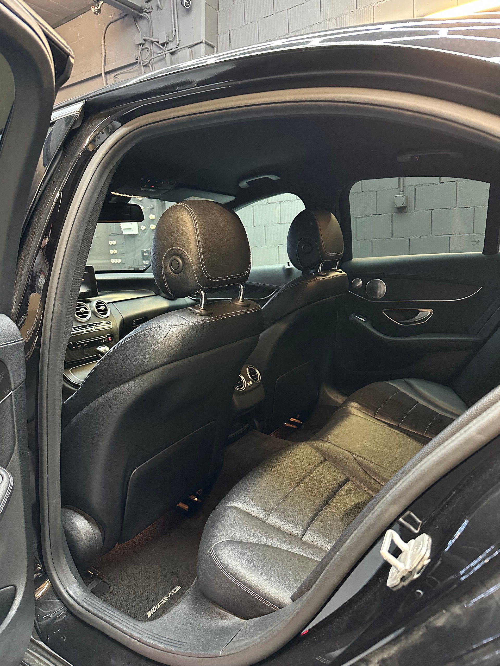 MERCEDES-BENZ C 200 Swiss Star Edition AMG Line // head up // Sound-Système Burmester // Véhicule suisse 🇨🇭// Leasing dès 159.- // Garantie-image-10