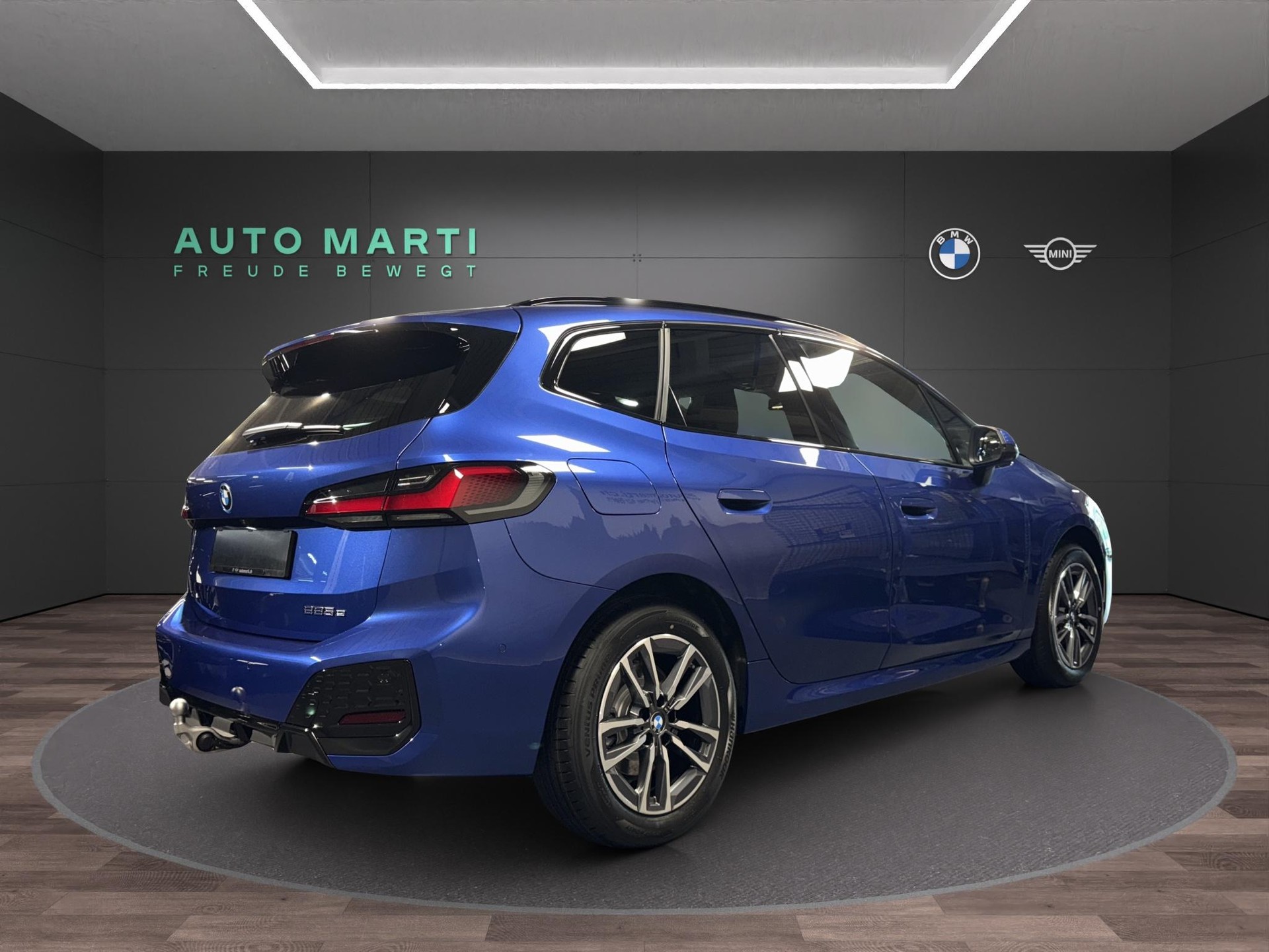 BMW 225e xDrive paddles Active Tourer M Sport-showroom-element-3