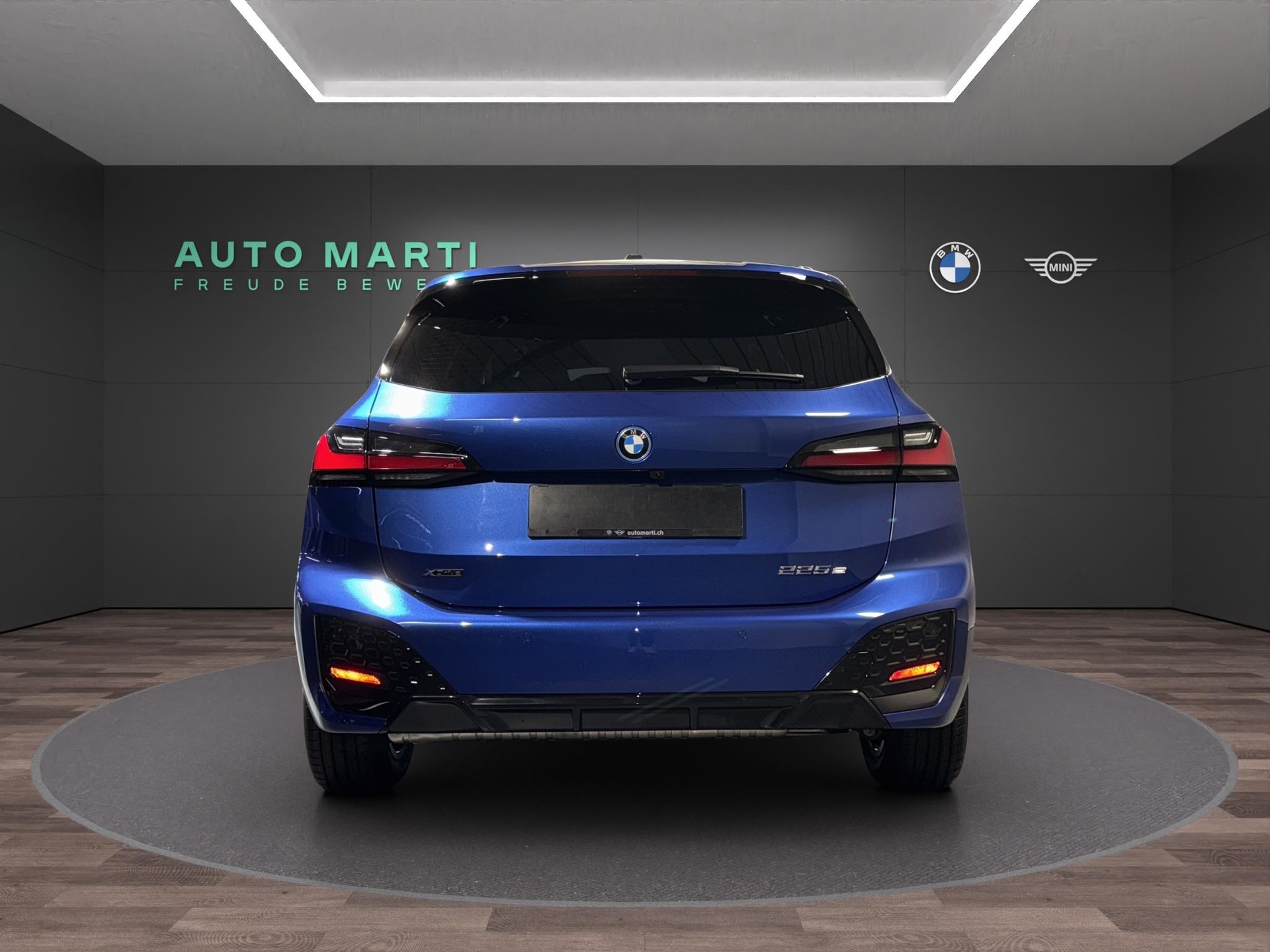BMW 225e xDrive paddles Active Tourer M Sport-showroom-element-2