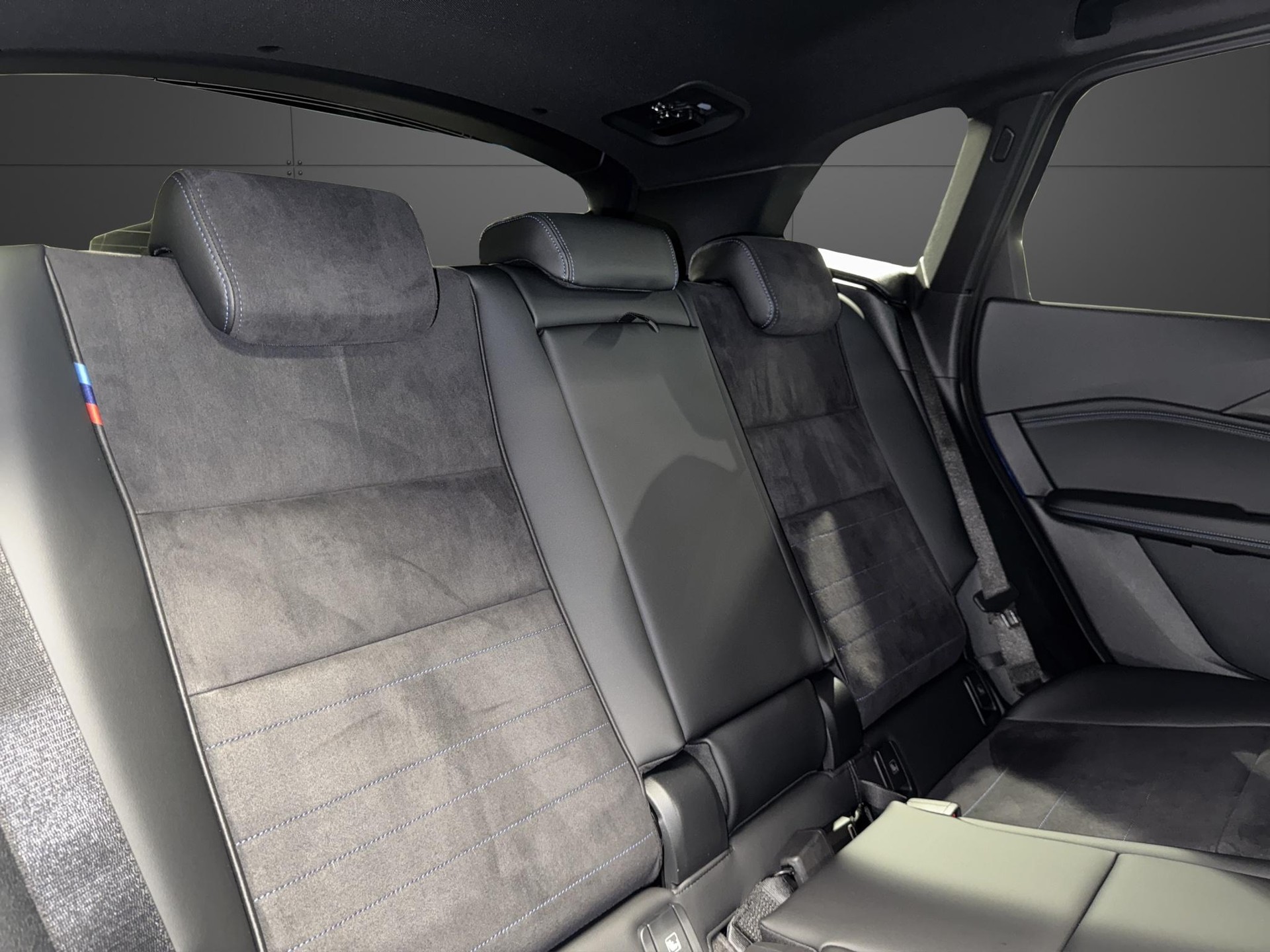 BMW 225e xDrive paddles Active Tourer M Sport-image-16