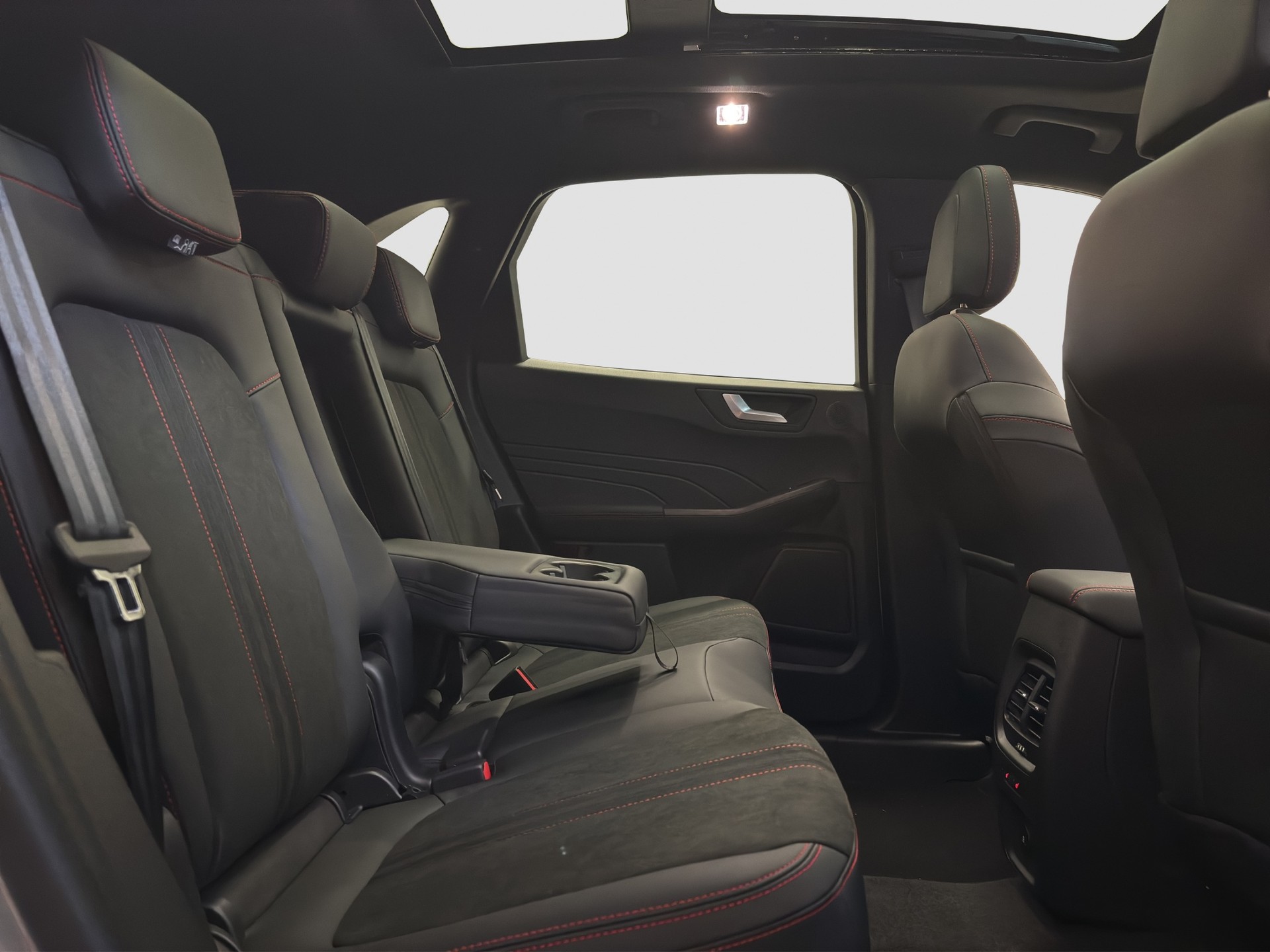 FORD Kuga 2.5 FHEV ST-Line X 4WD-image-13