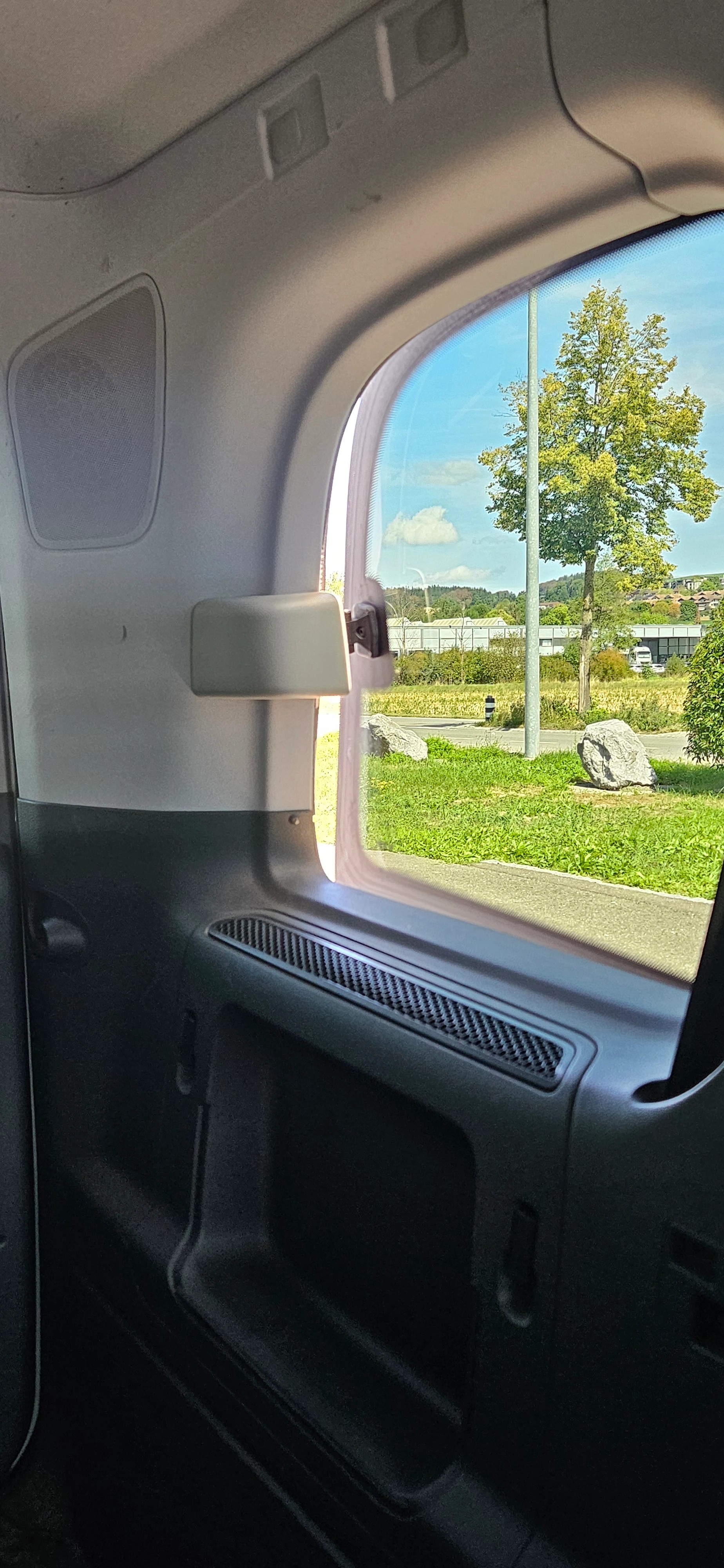 MERCEDES-BENZ Behindertengerecht-Rampe / 2-Sitze & ein Rollstuhlfahrer/in-image-11