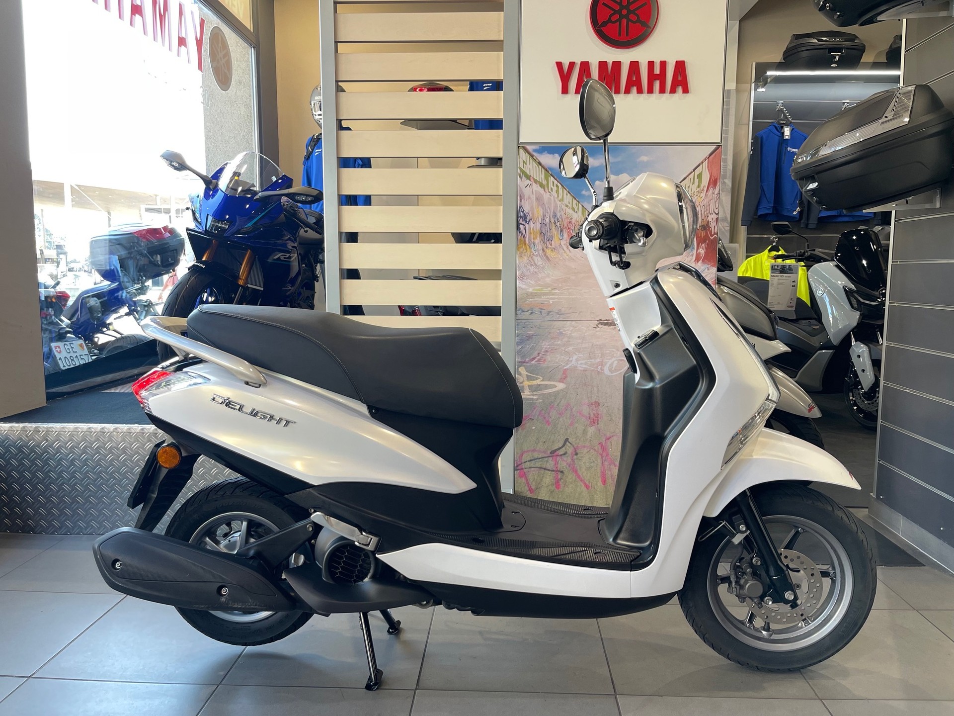 YAMAHA D'elight LTS 125-image-1
