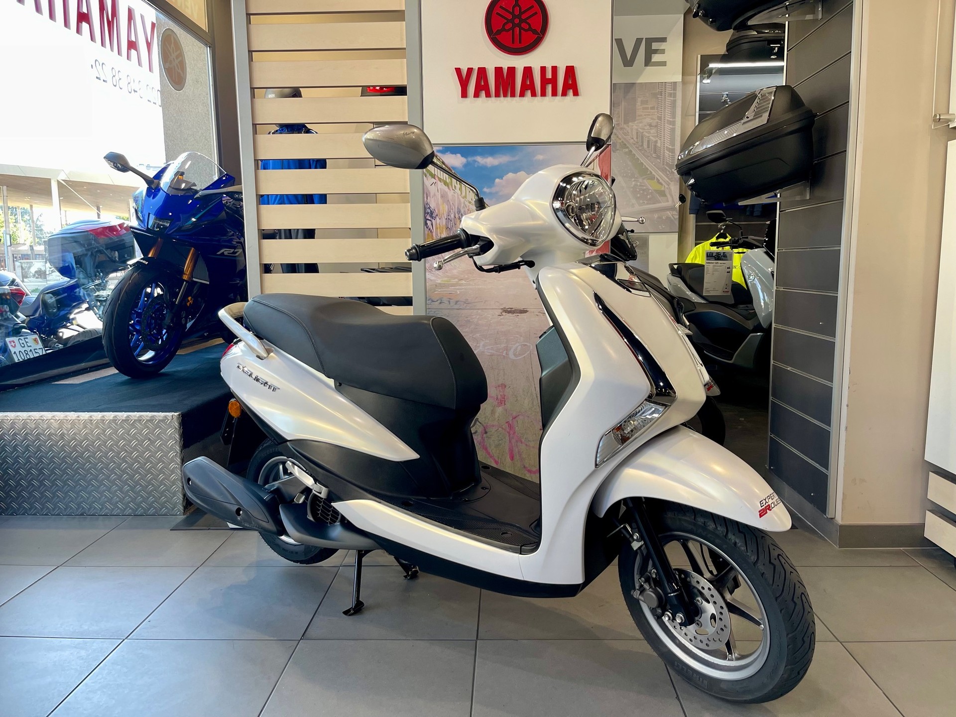 YAMAHA D'elight LTS 125-image-0