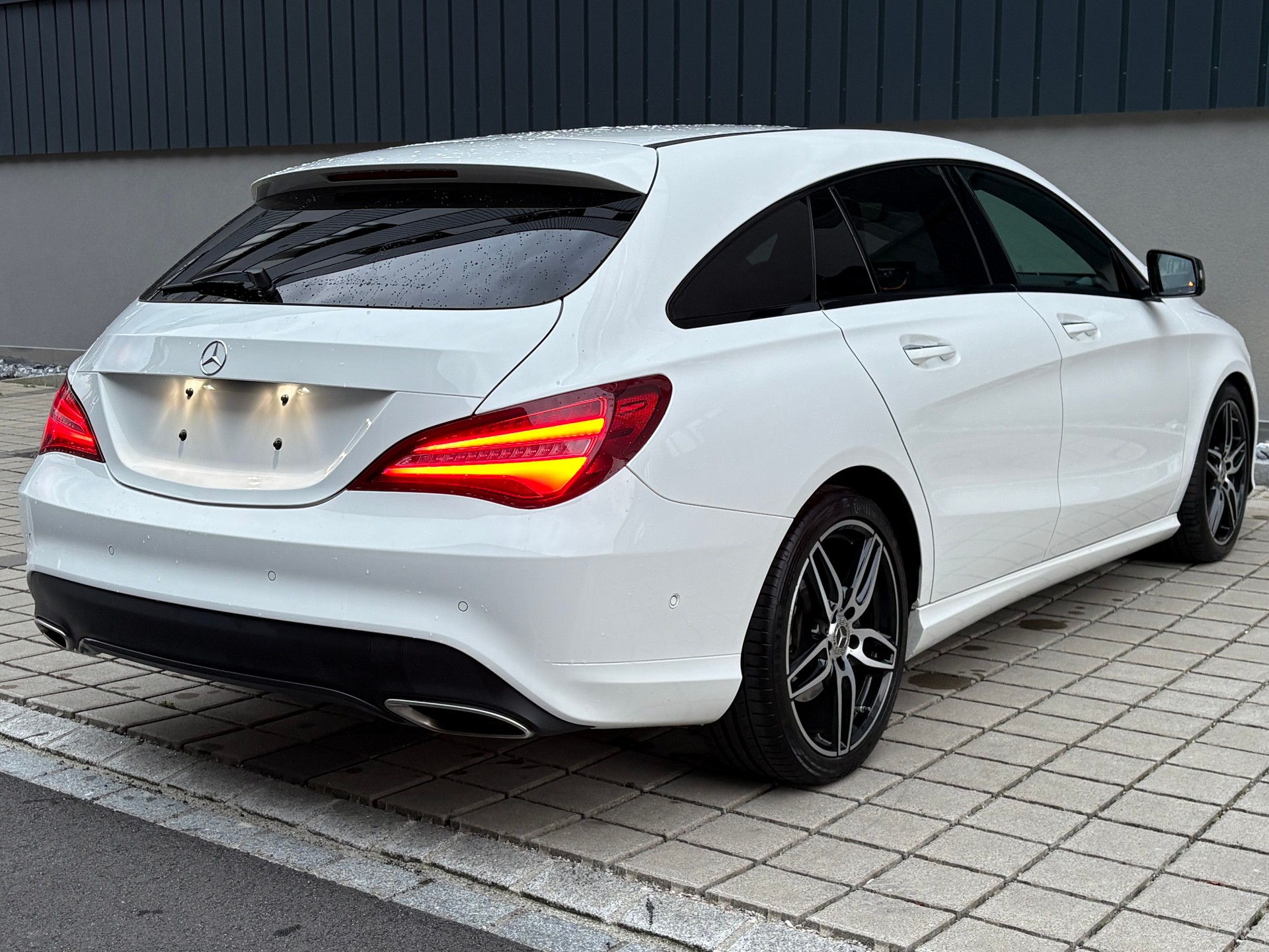 MERCEDES-BENZ CLA Shooting Brake 200 AMG Line Frisch ab MFK-image-8