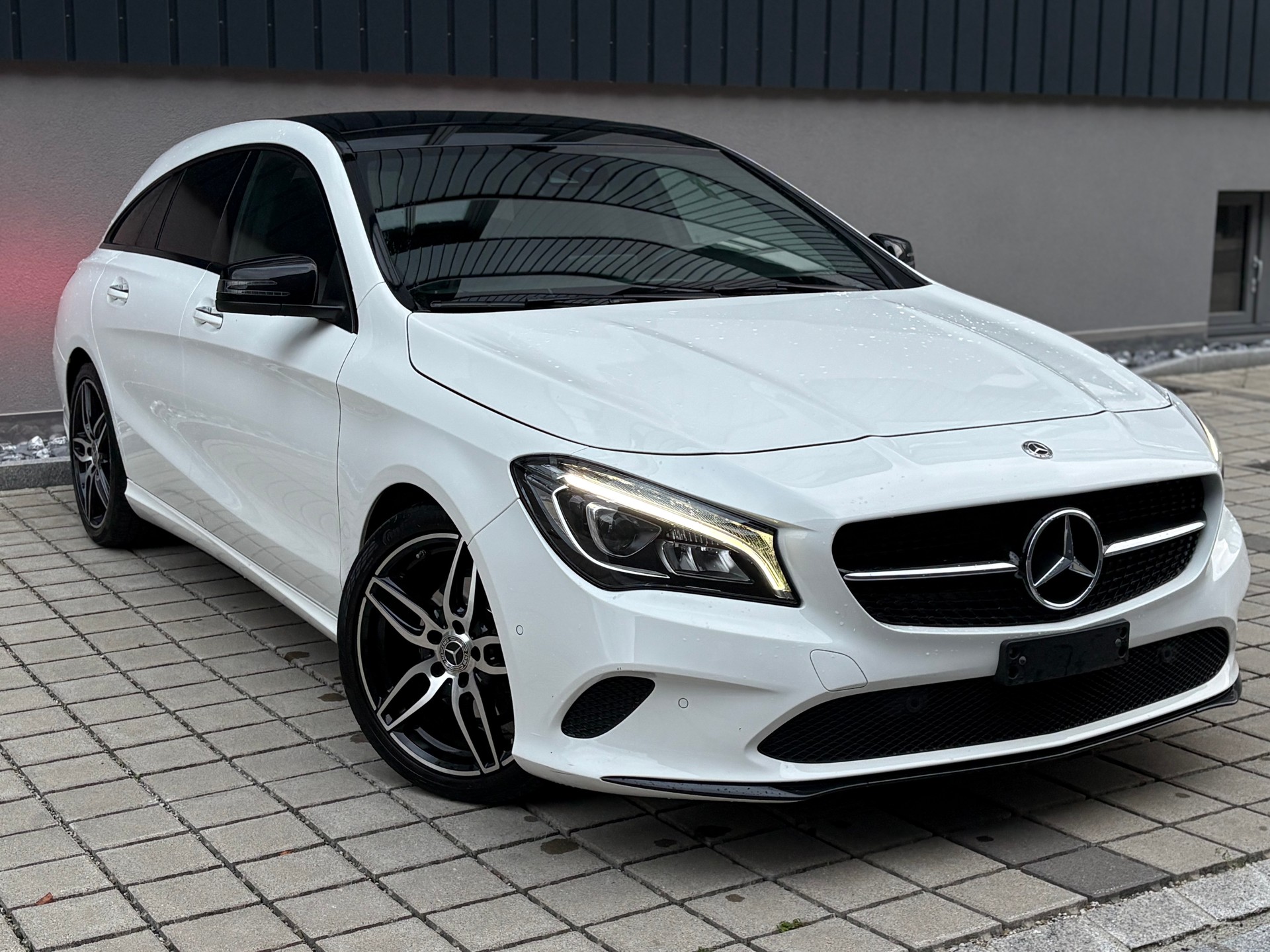MERCEDES-BENZ CLA Shooting Brake 200 AMG Line Frisch ab MFK-image-3