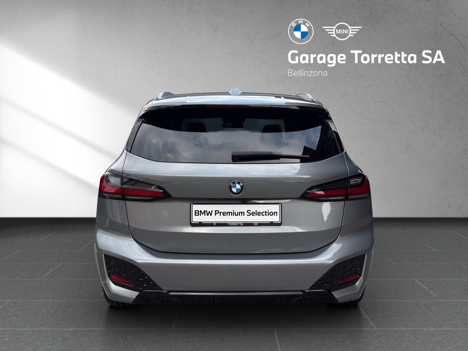 BMW 223i Active Tourer M Sport DKG-showroom-element-3