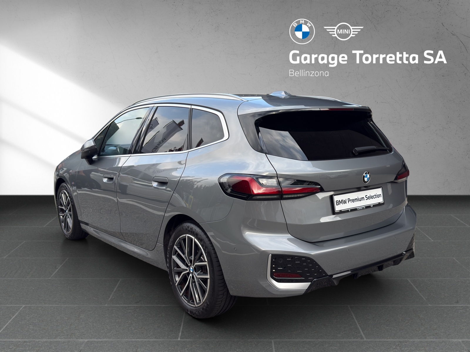 BMW 223i Active Tourer M Sport DKG-showroom-element-2