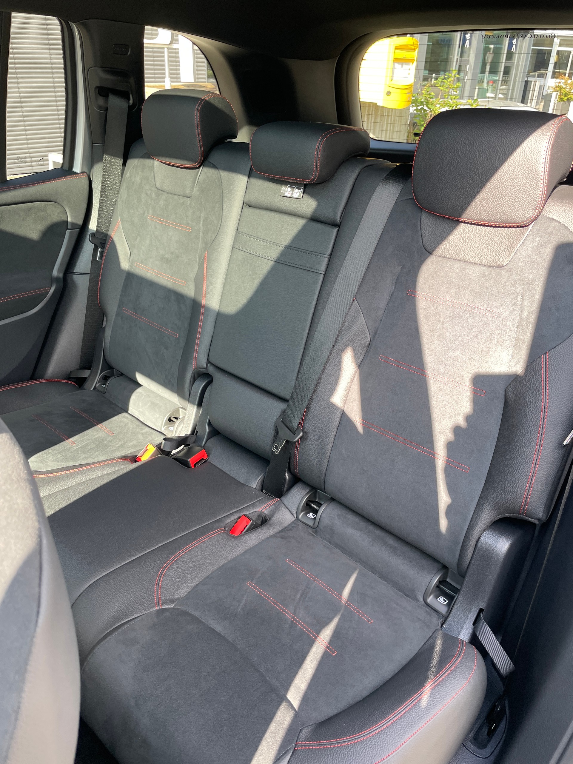 MERCEDES-BENZ GLB 35 AMG 4Matic 8G-Tronic-image-15