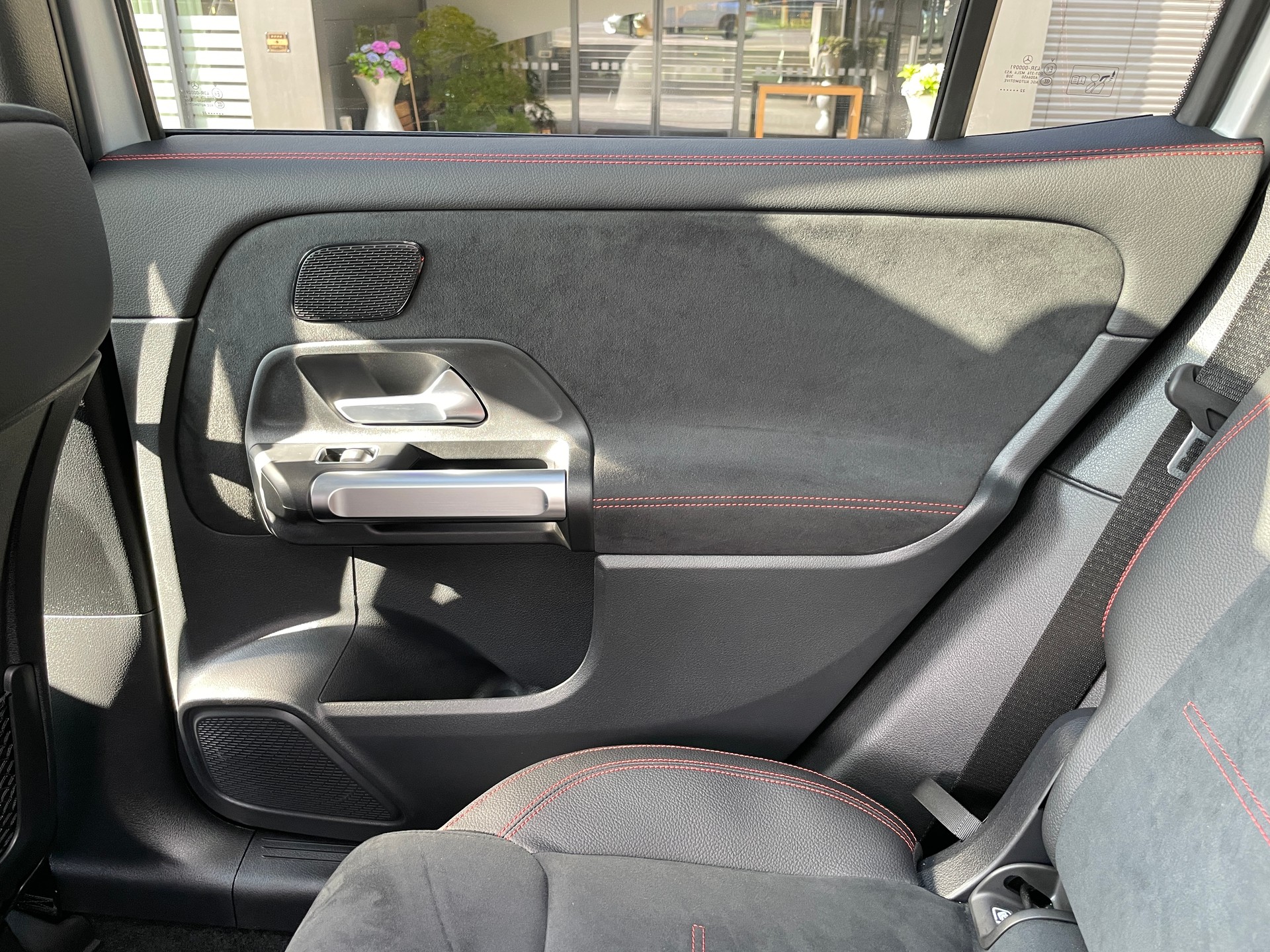 MERCEDES-BENZ GLB 35 AMG 4Matic 8G-Tronic-image-17