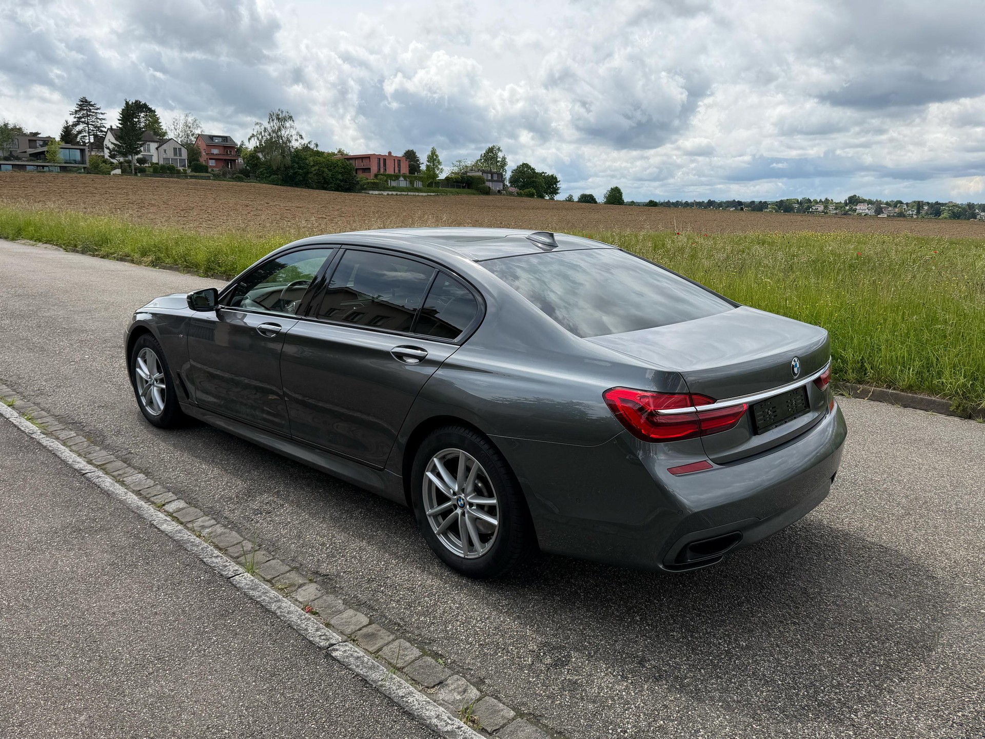 BMW BMW 740Ld xDrive M Sport | 71'000 km | Top Ausstattung | Topzustand-image-1