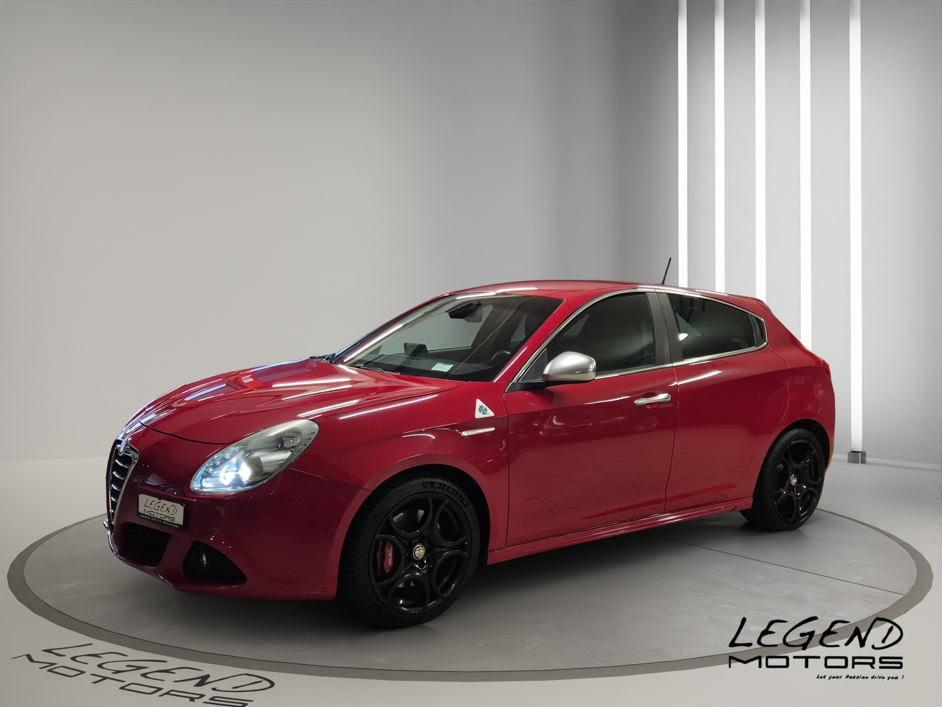 ALFA ROMEO Giulietta 1750 TBi Quadrifoglio Verde LEASING à partir de CHF 200.-/mois-showroom-element-1