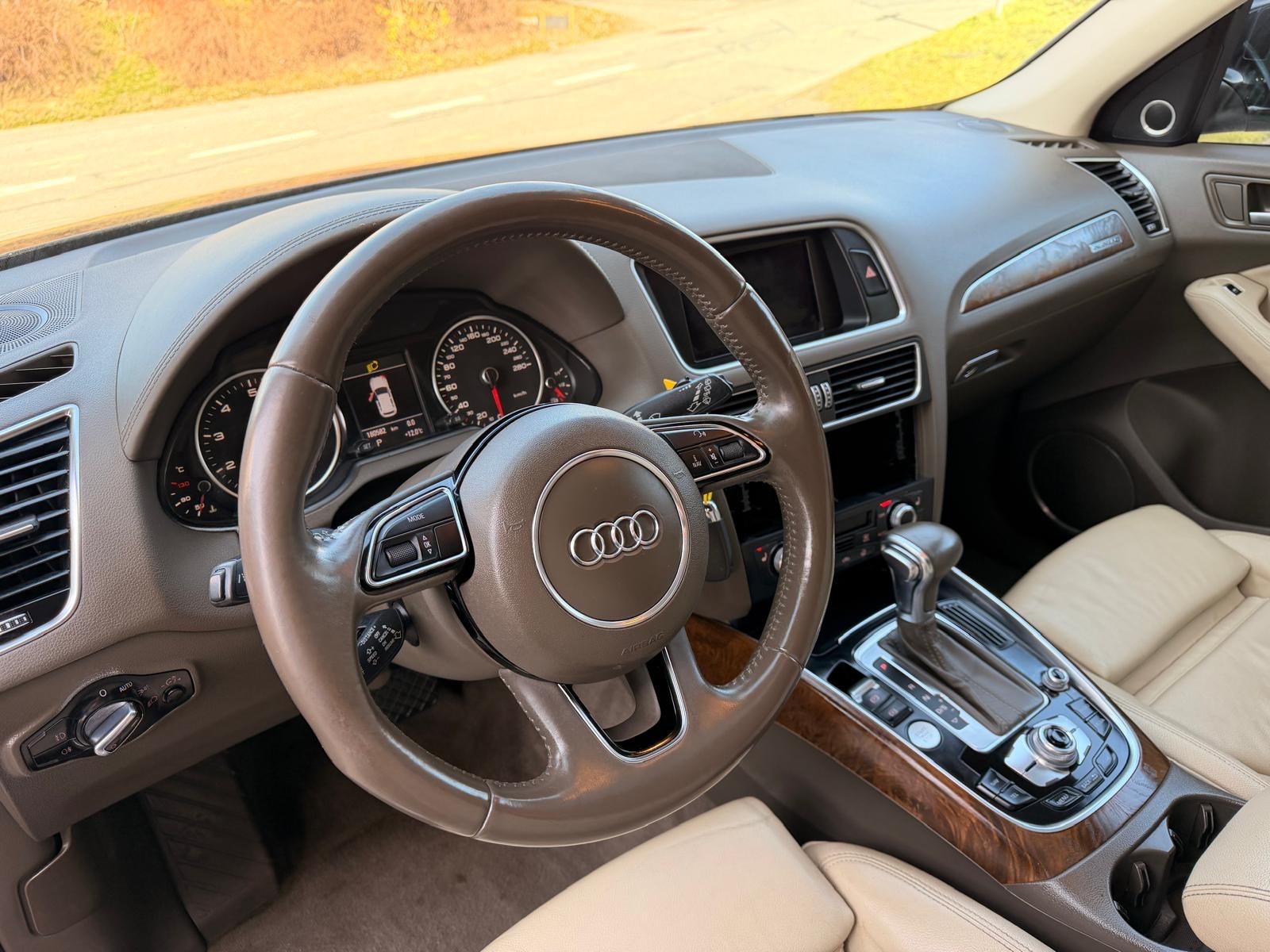 AUDI Q5 3.0 TFSI quattro tiptronic-image-9