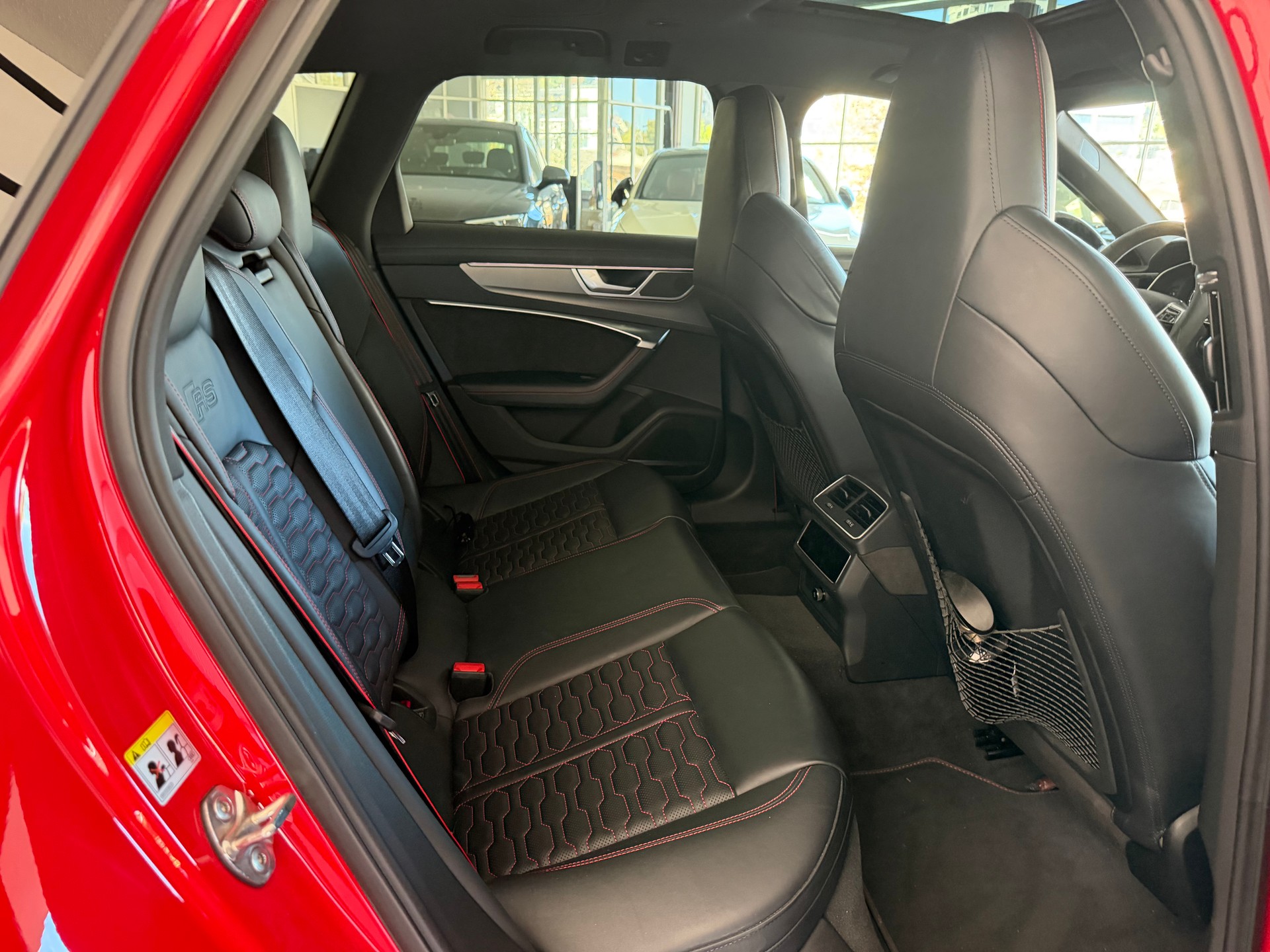 AUDI RS6 Avant 4.0 TFSI V8 quattro-image-13