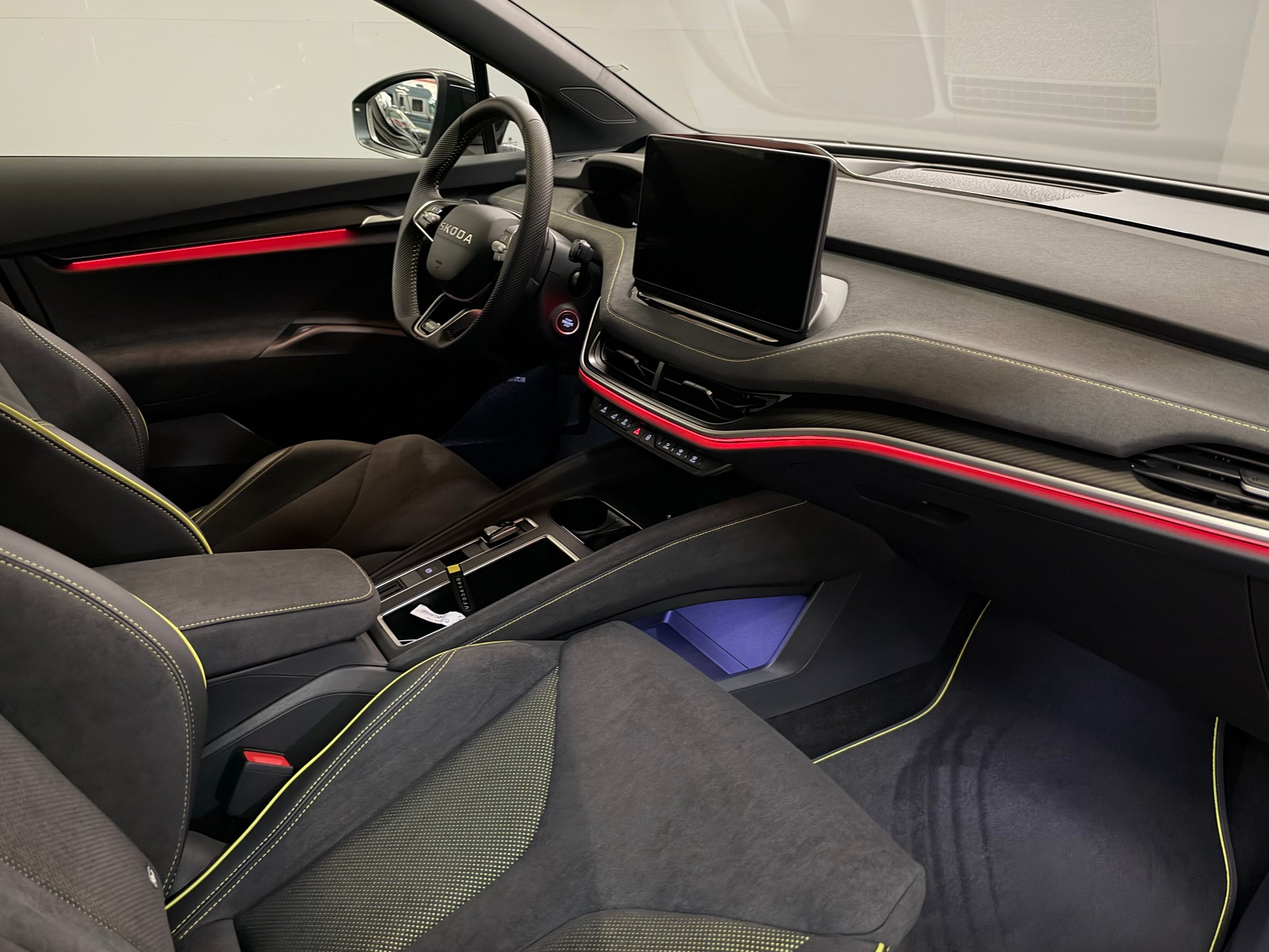 SKODA Elroq RS Matt Edition 4x4-image-18