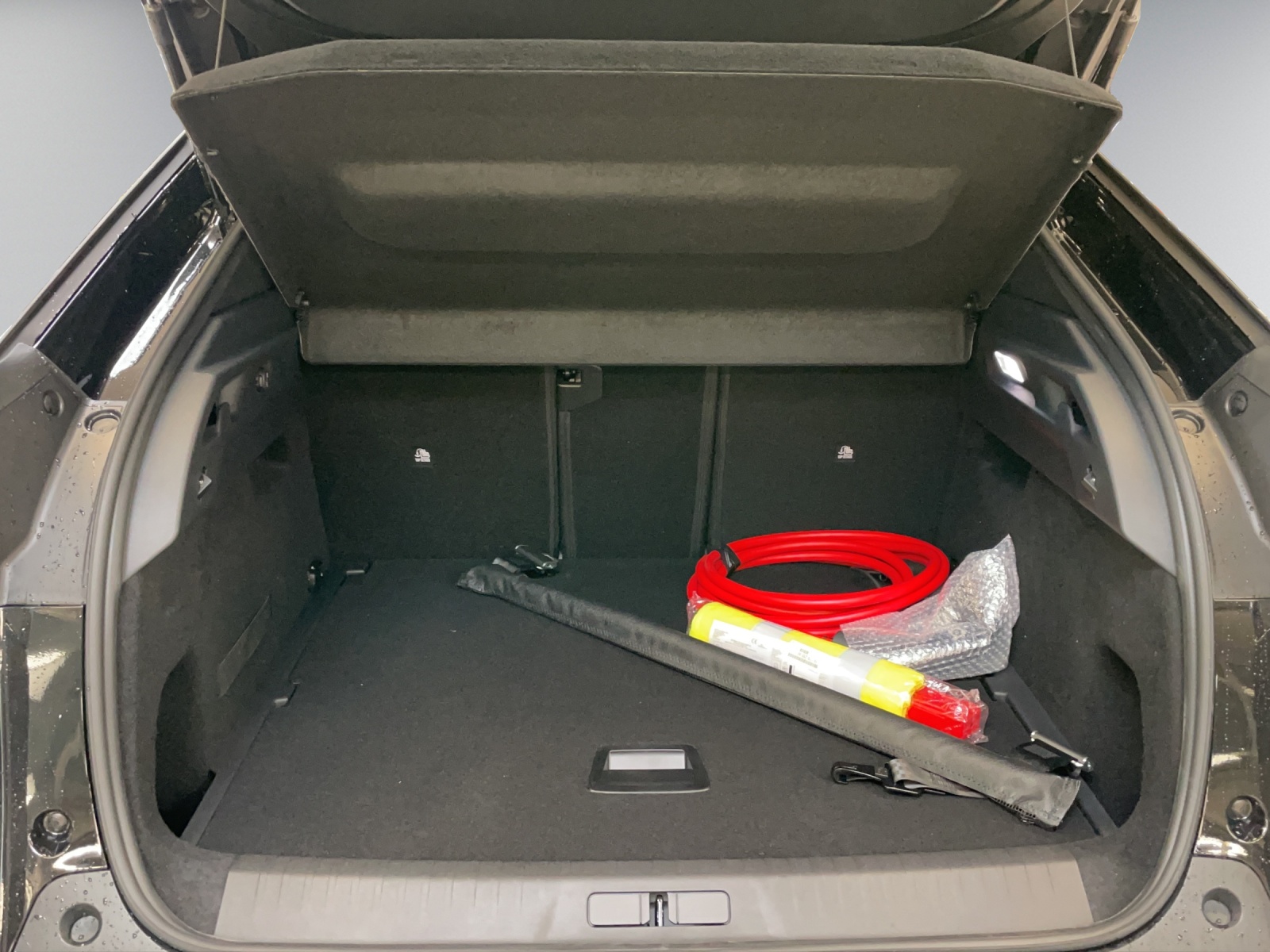 PEUGEOT 3008 e-Allure-image-6