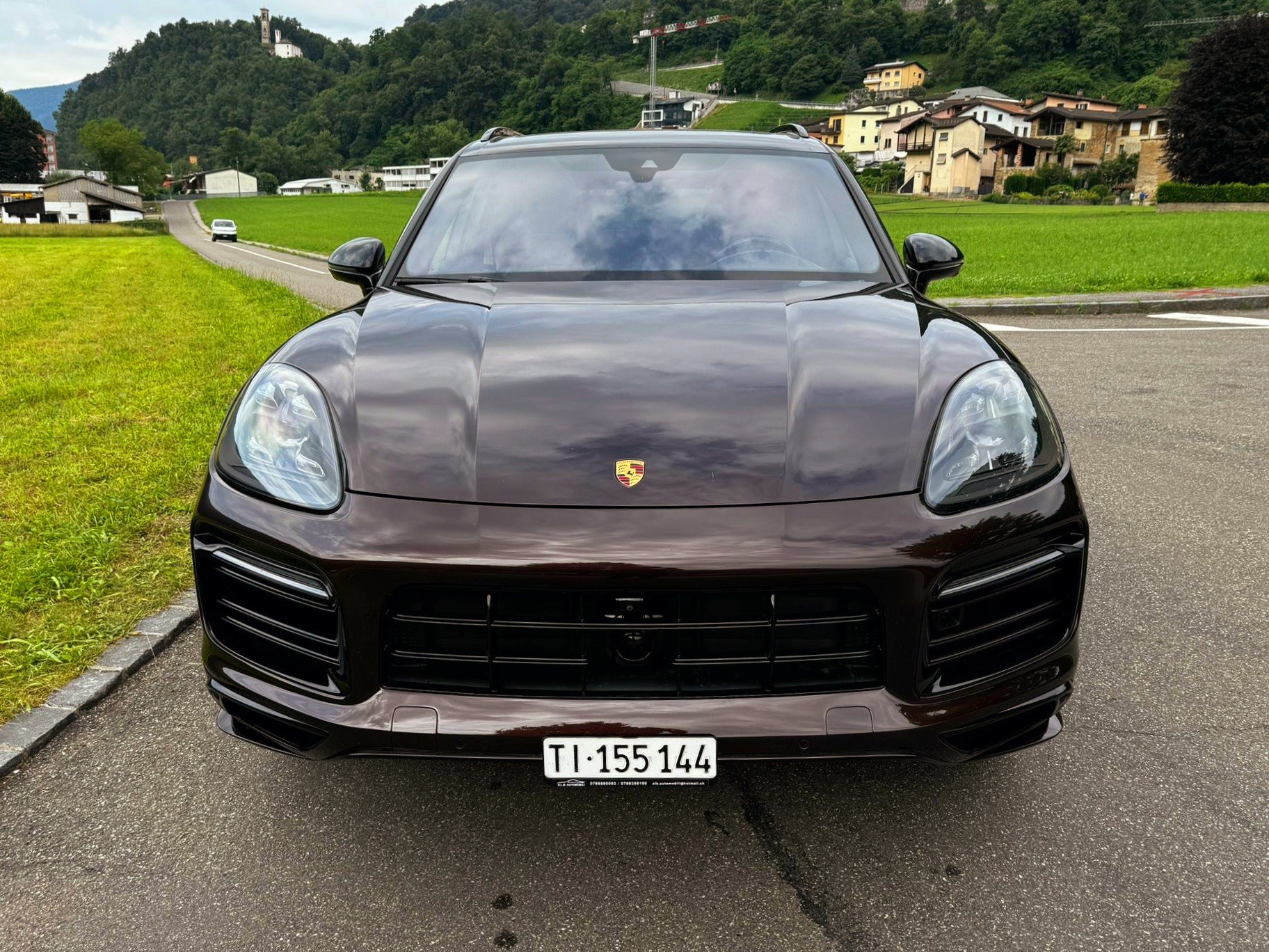 PORSCHE Cayenne E-Hybrid-image-1