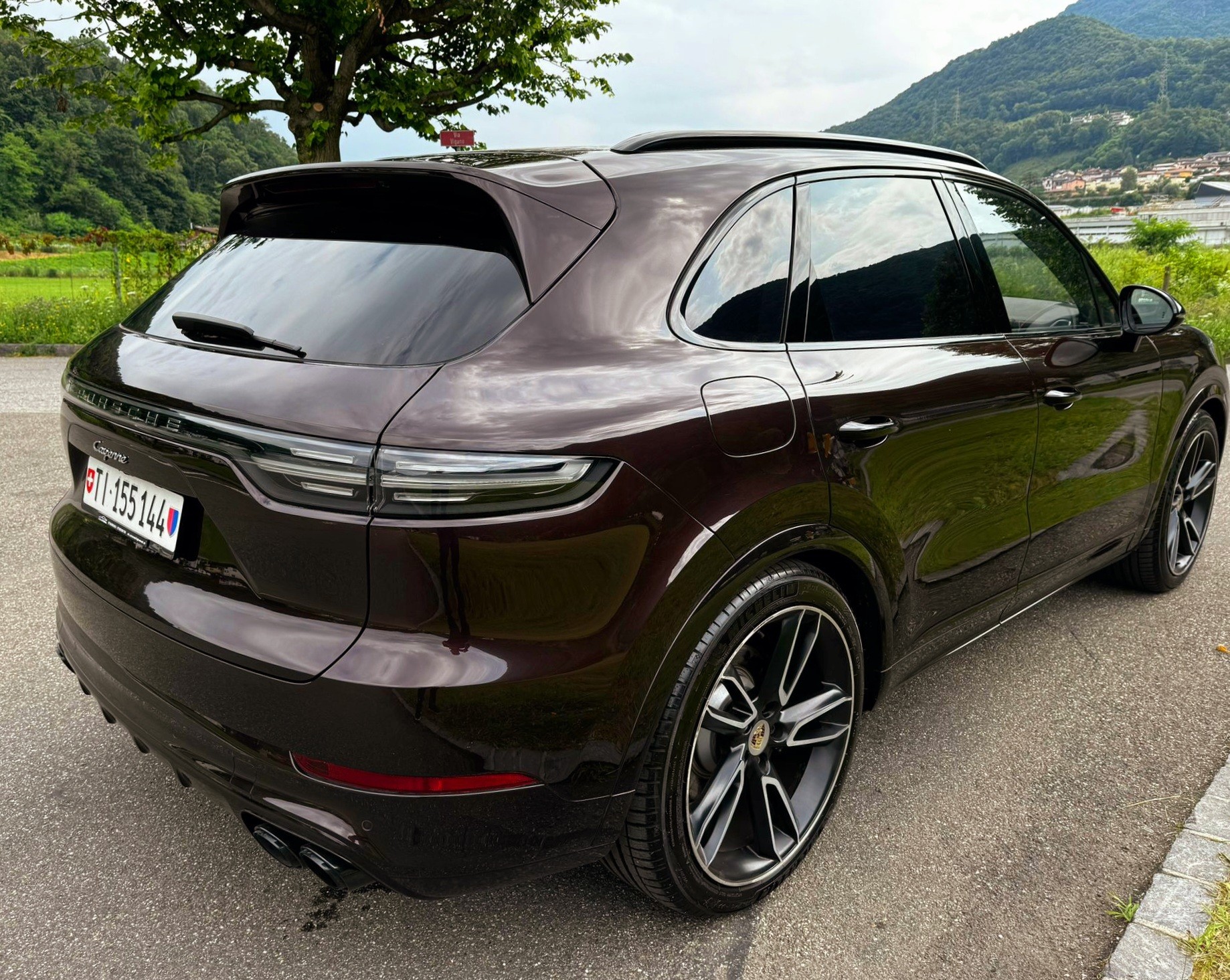 PORSCHE Cayenne E-Hybrid-image-6