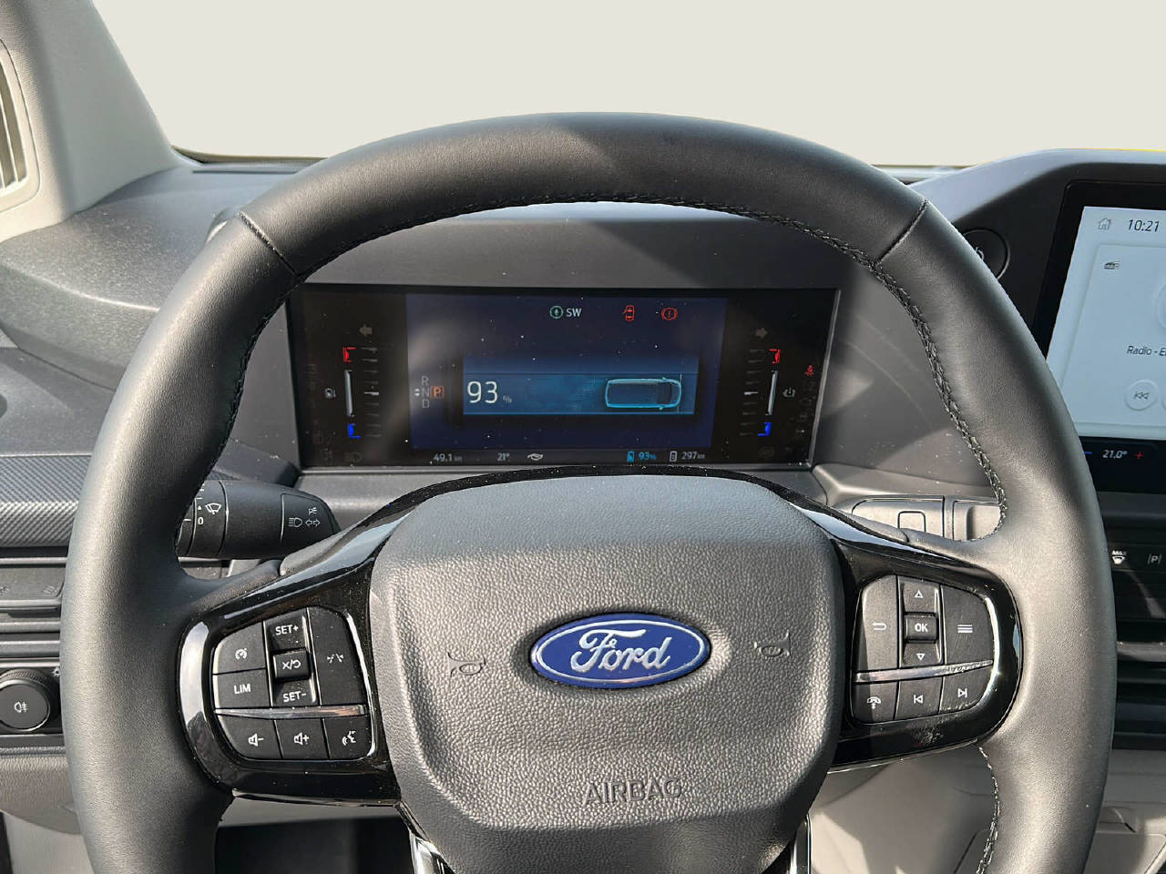 FORD E-Transit C Van 320 L1 Trend-image-9