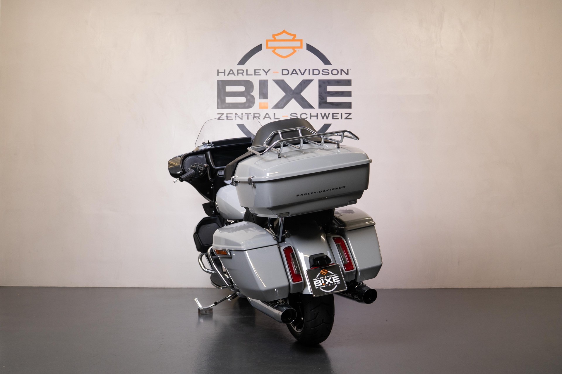 HARLEY-DAVIDSON FLHXU Street Glide Ultra 117-image-3
