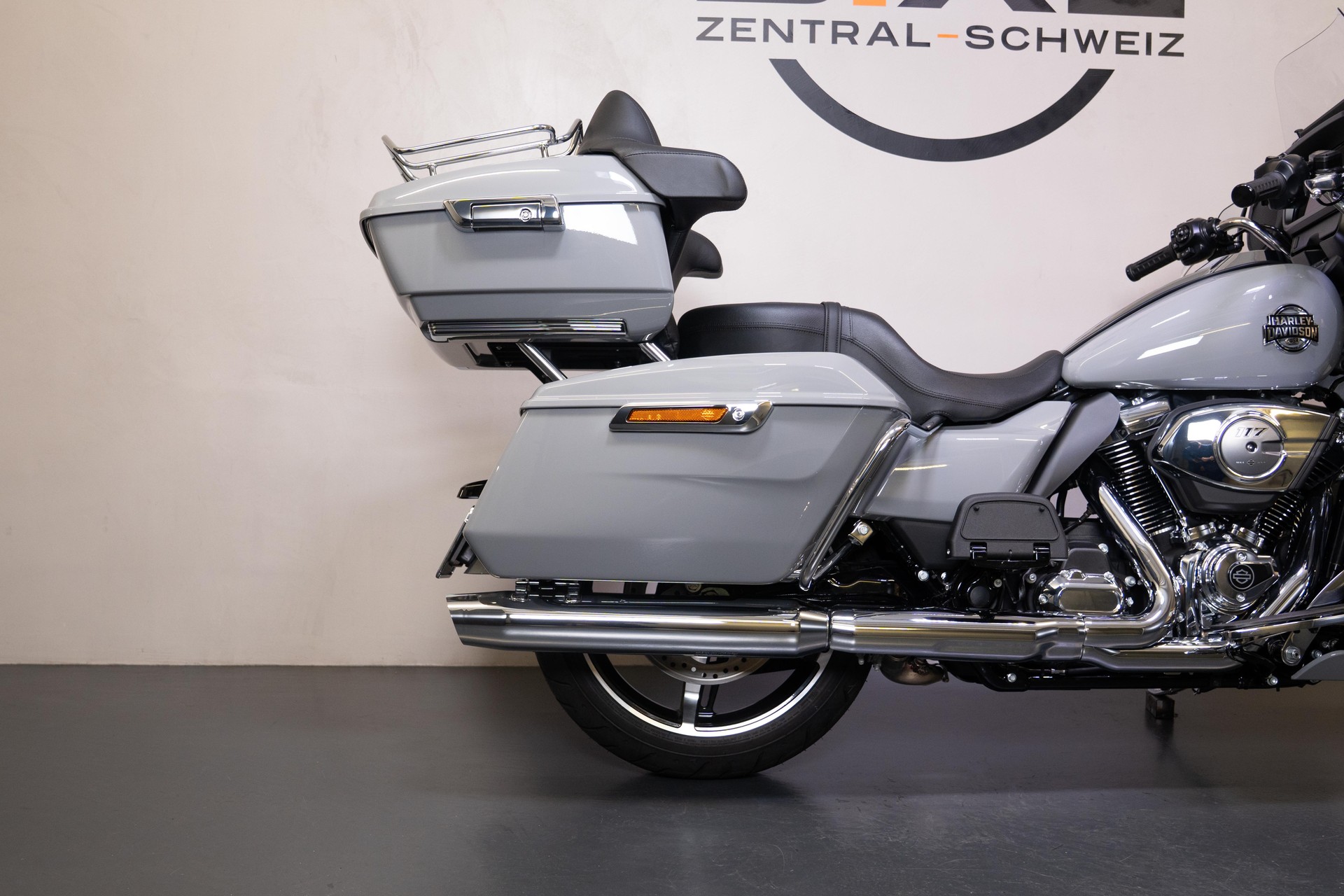 HARLEY-DAVIDSON FLHXU Street Glide Ultra 117-image-9