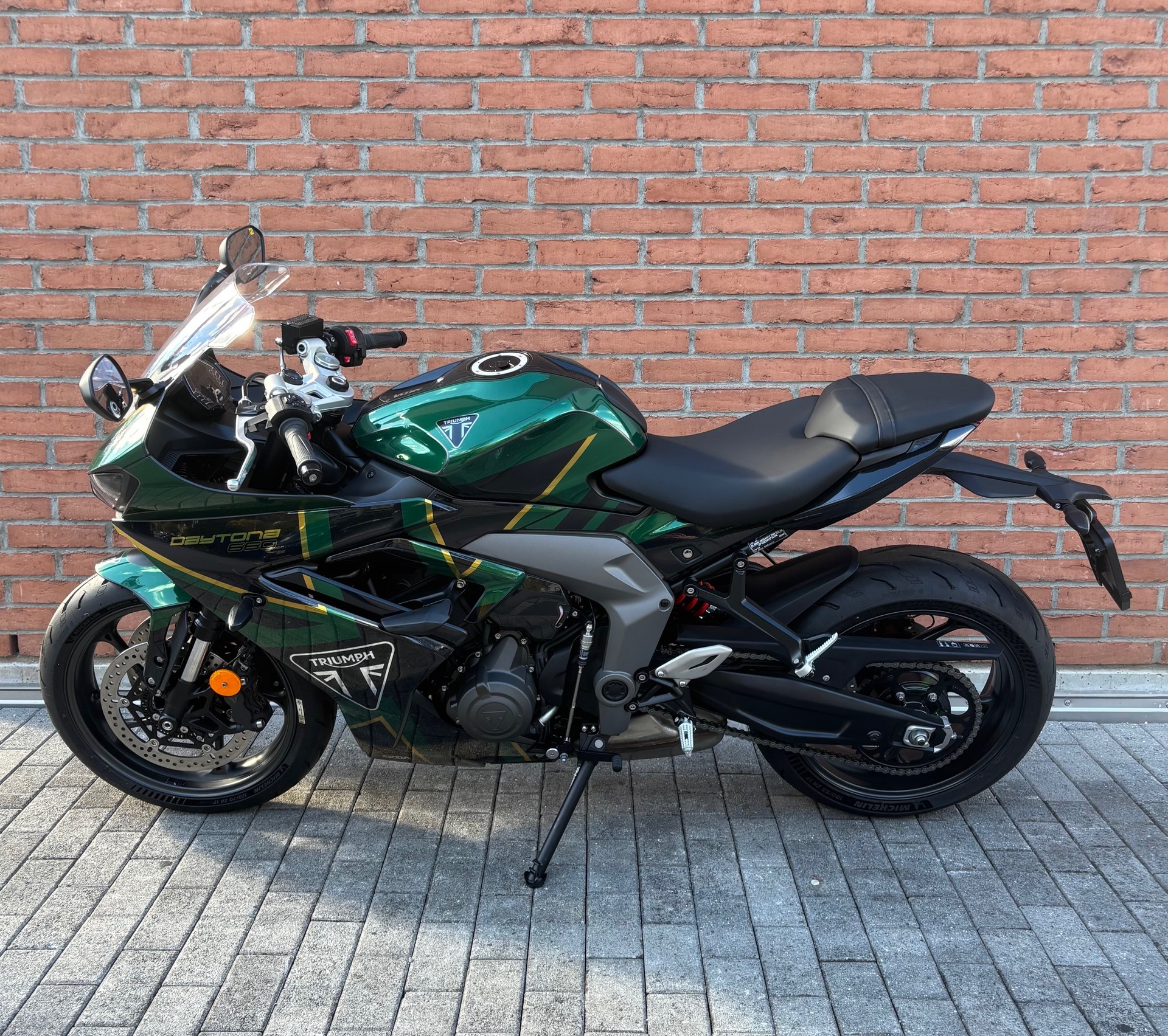 TRIUMPH Daytona 660-image-4