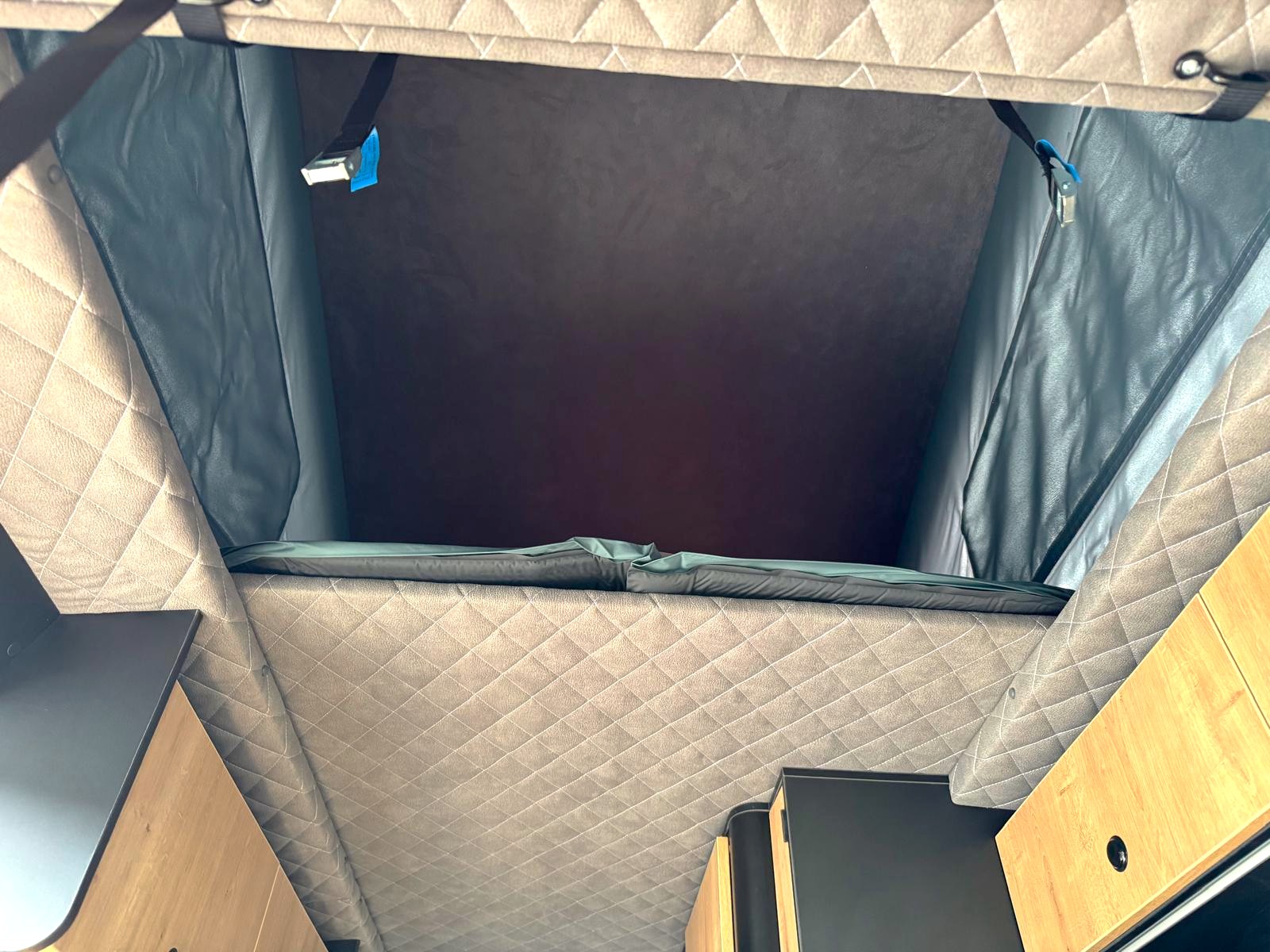 MAN TGE L5H3 VR-Van mit grosser Heckgarage, Aufstelldach und Luftfederung etc.-image-30