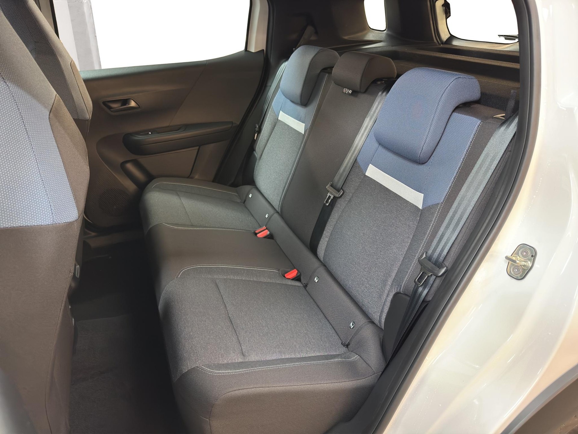 OPEL Frontera-e 44 kWh Edition-image-8
