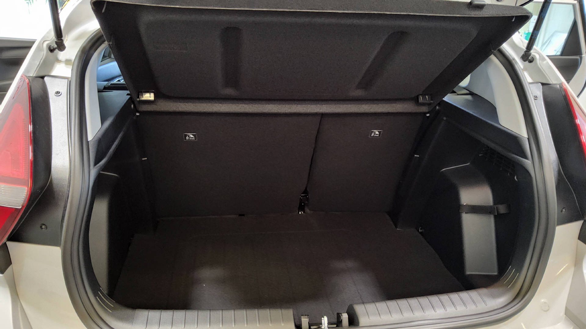 HYUNDAI Bayon 1.0 T-GDi Amplia-image-31
