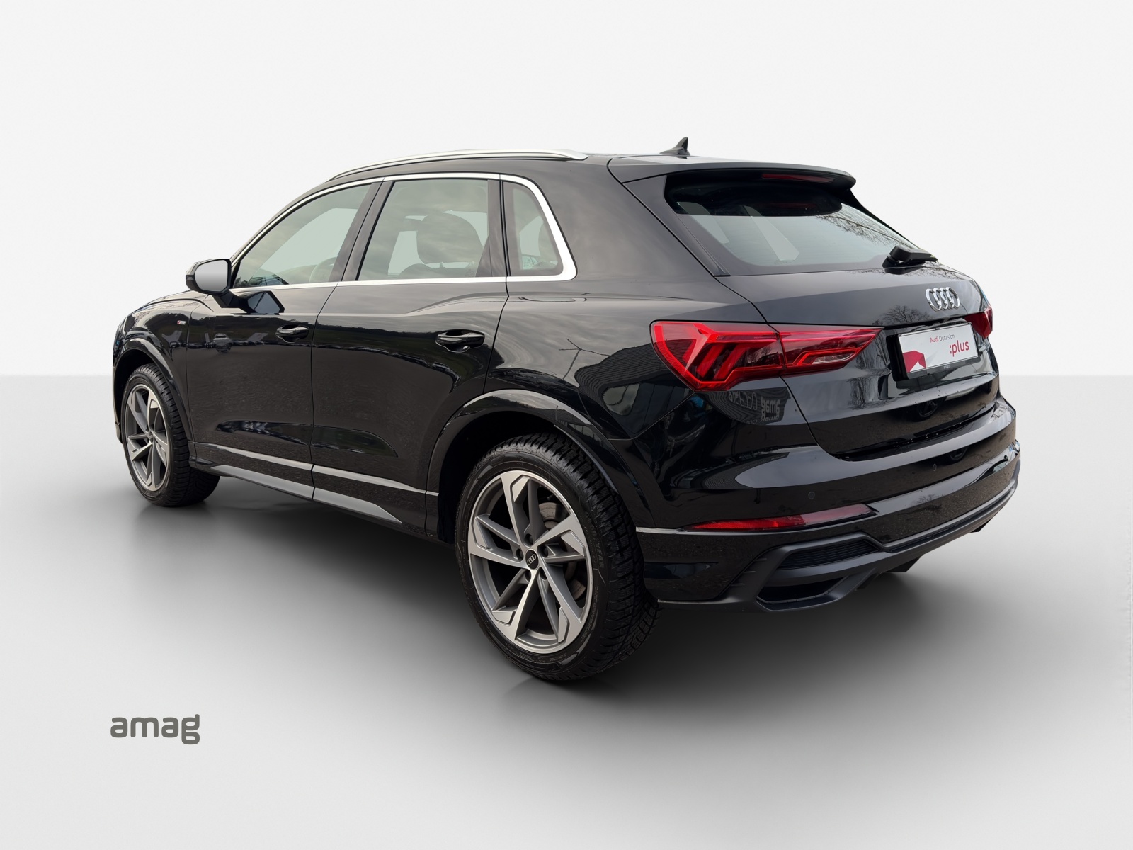 AUDI Q3 35 TFSI S line Attraction S-tronic-showroom-element-2
