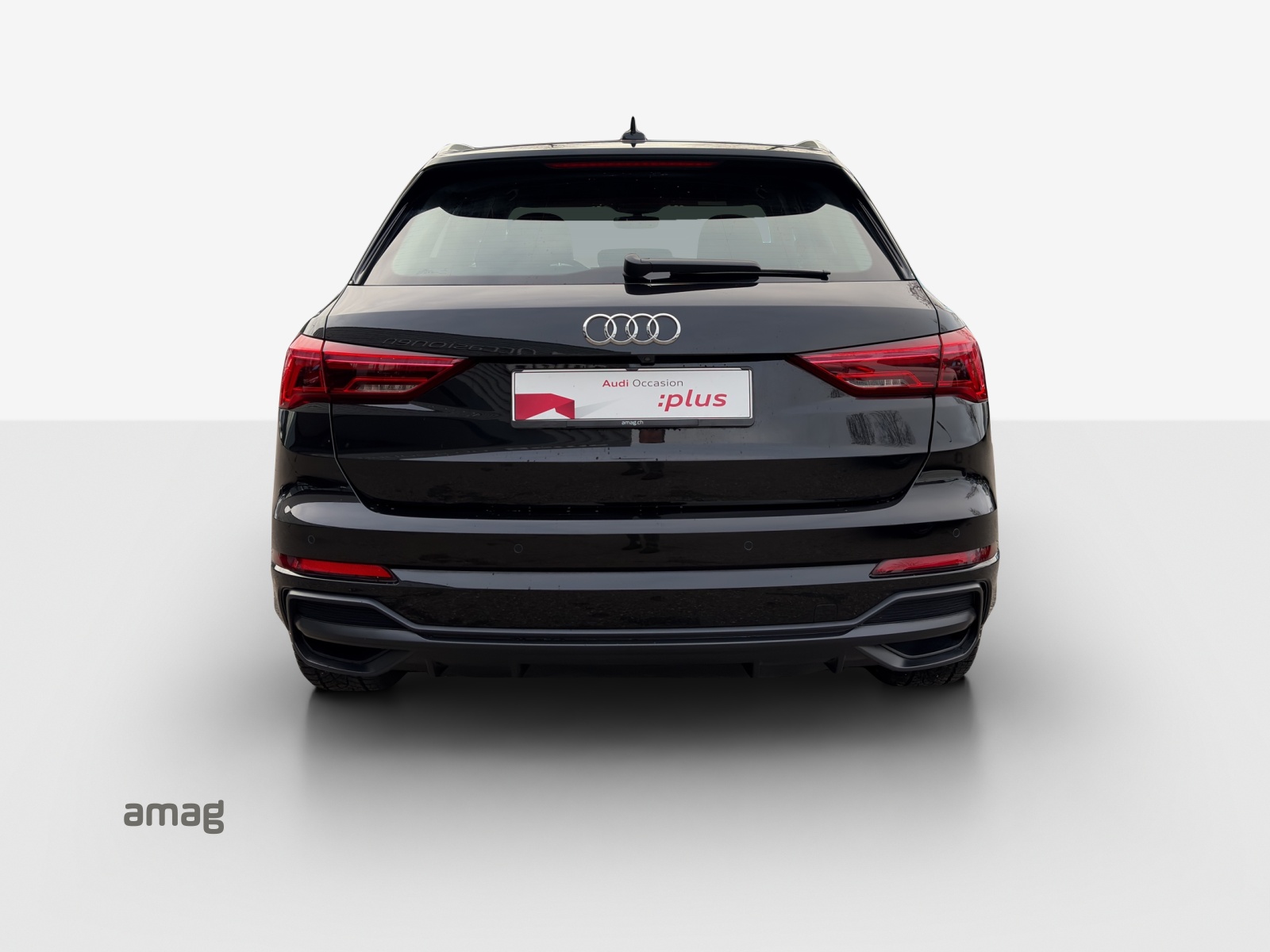 AUDI Q3 35 TFSI S line Attraction S-tronic-showroom-element-3