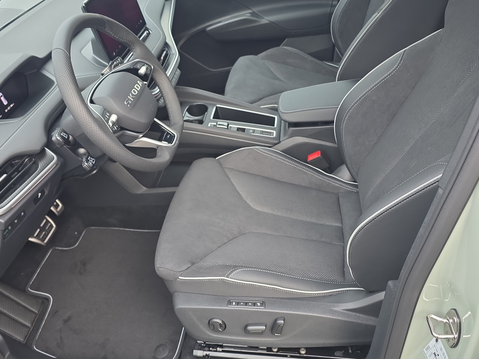 SKODA Elroq 85x Sportline 4x4-showroom-element-3