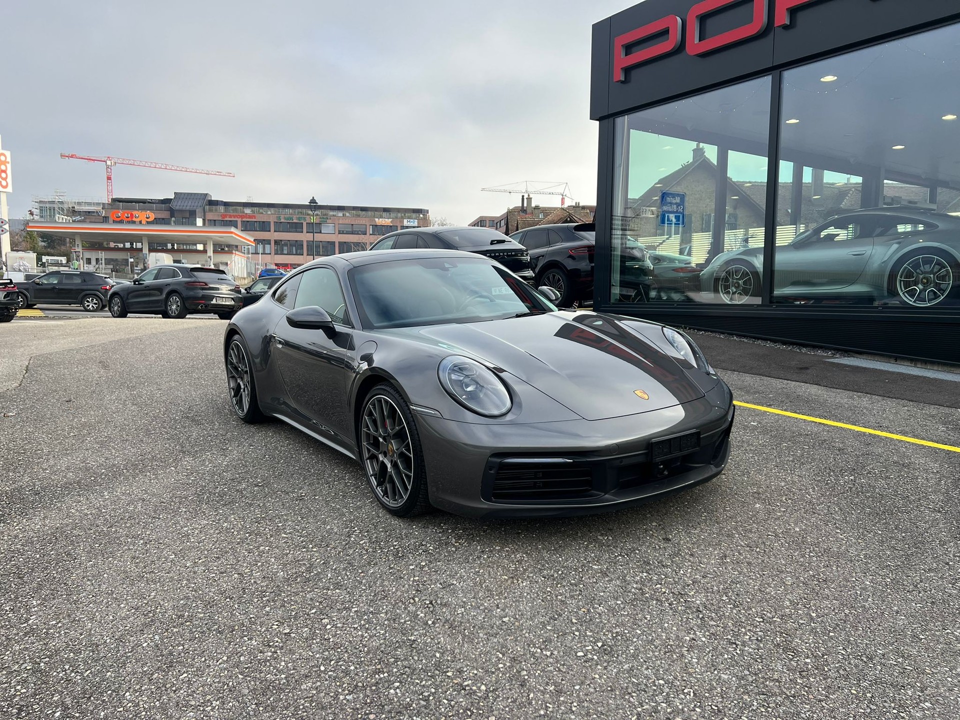 PORSCHE 911 Carrera 4S-showroom-element-1