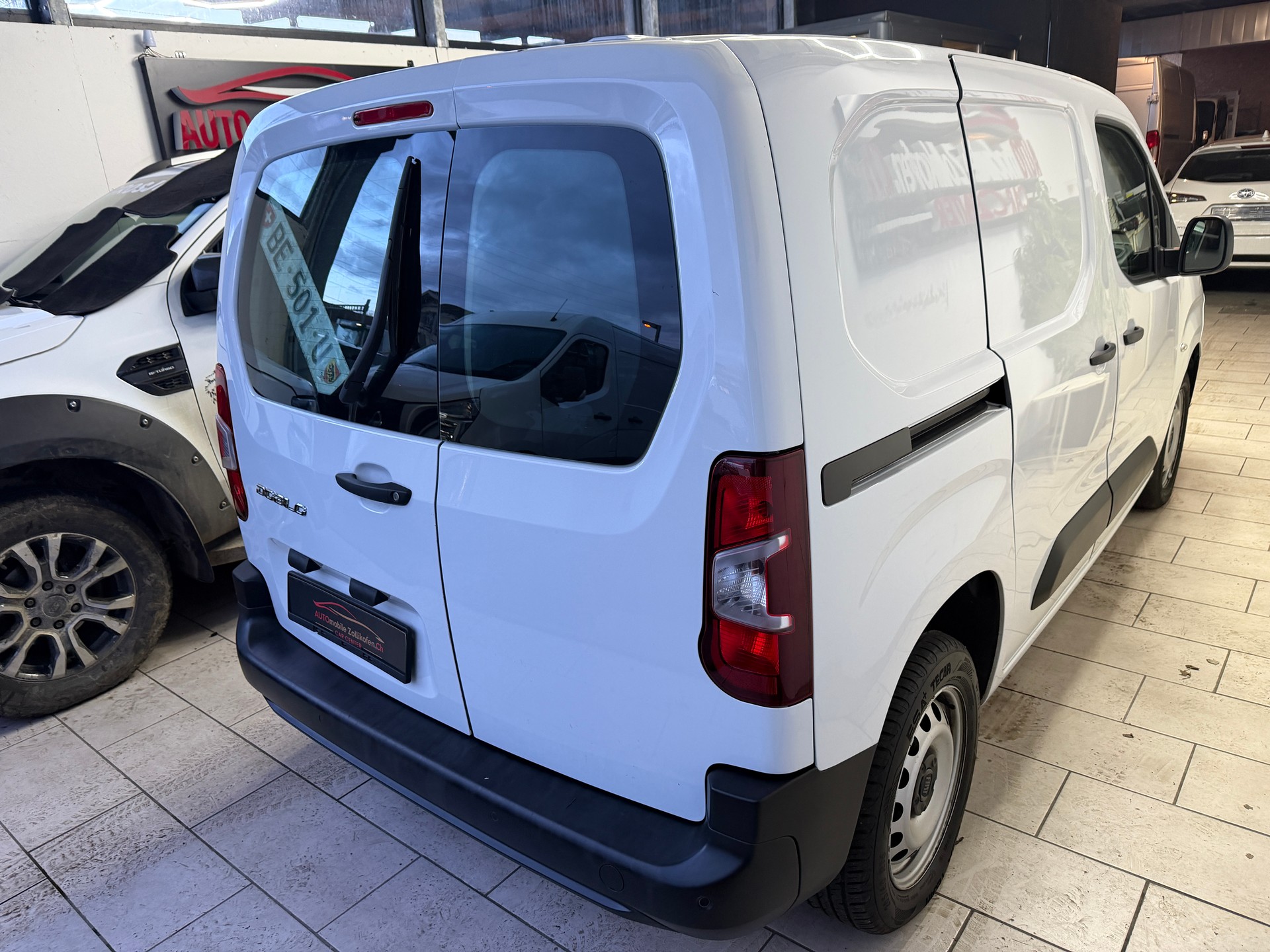 FIAT Doblo 1.5 BlueHDi L1 1000kg Swiss Plus A-image-3