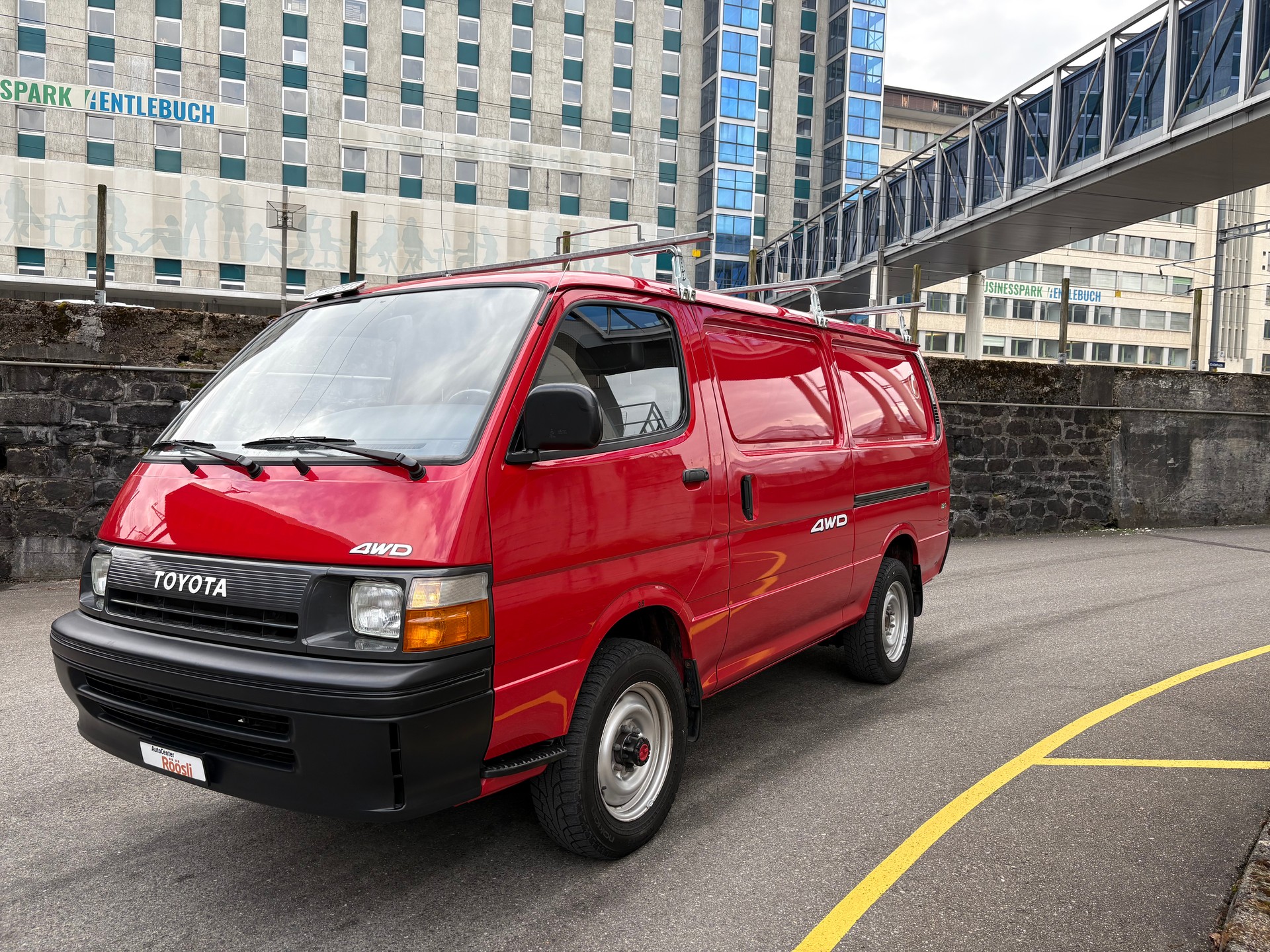TOYOTA Hiace 2.4 EFI 4x4