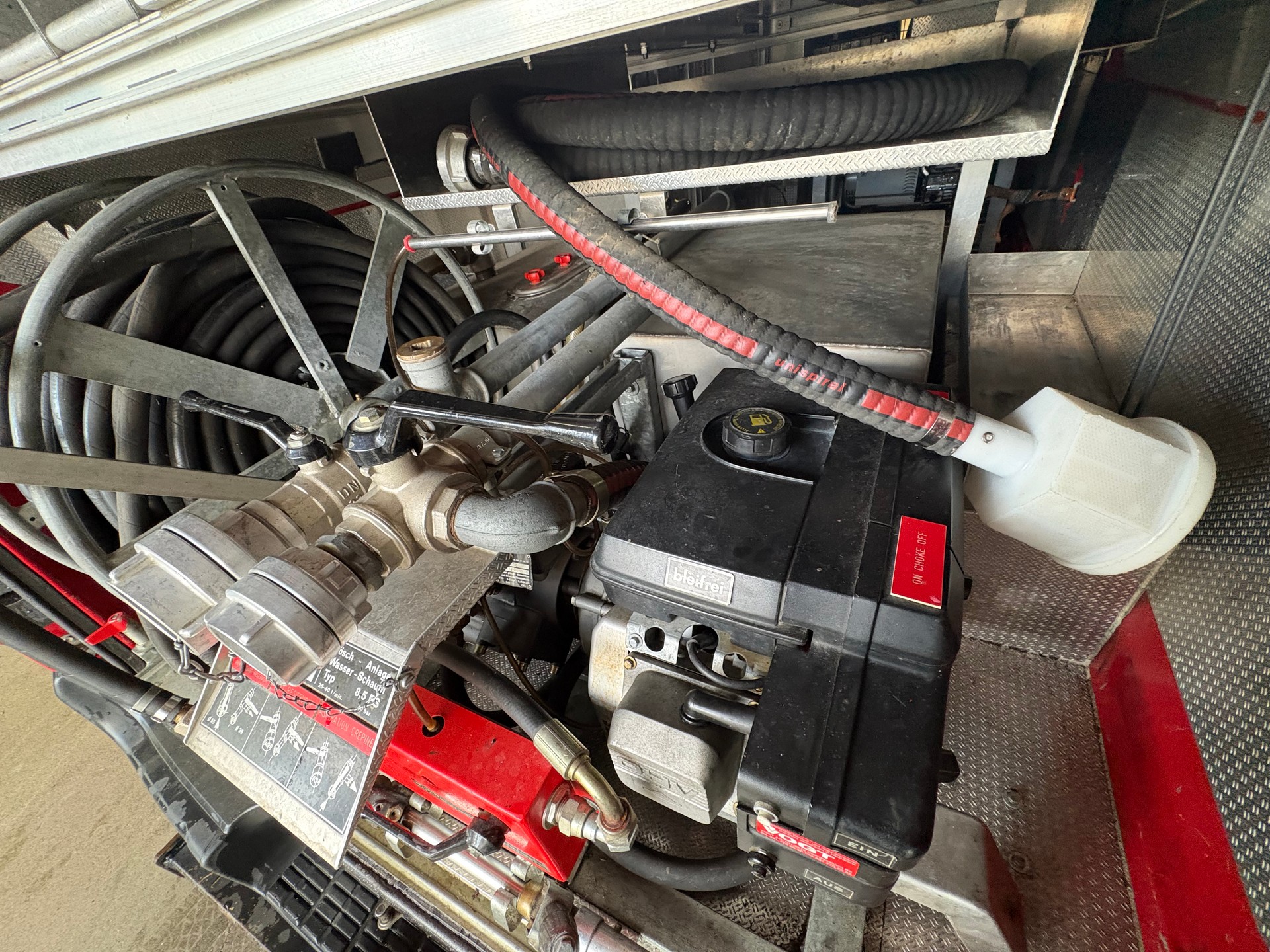 TOYOTA Hiace 2.4 EFI 4x4-image-8
