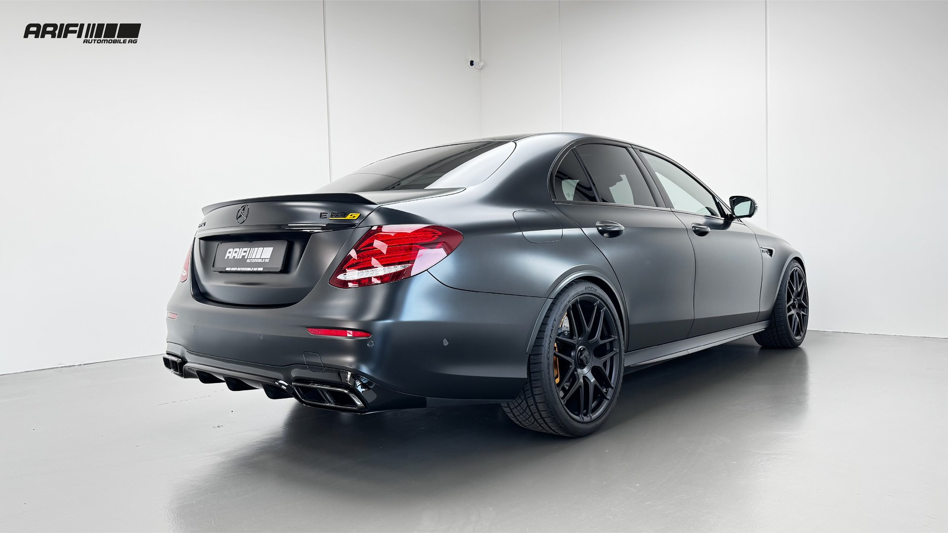 MERCEDES-BENZ E 63 AMG S Edition 1 Nachtschwarz Magno-image-6