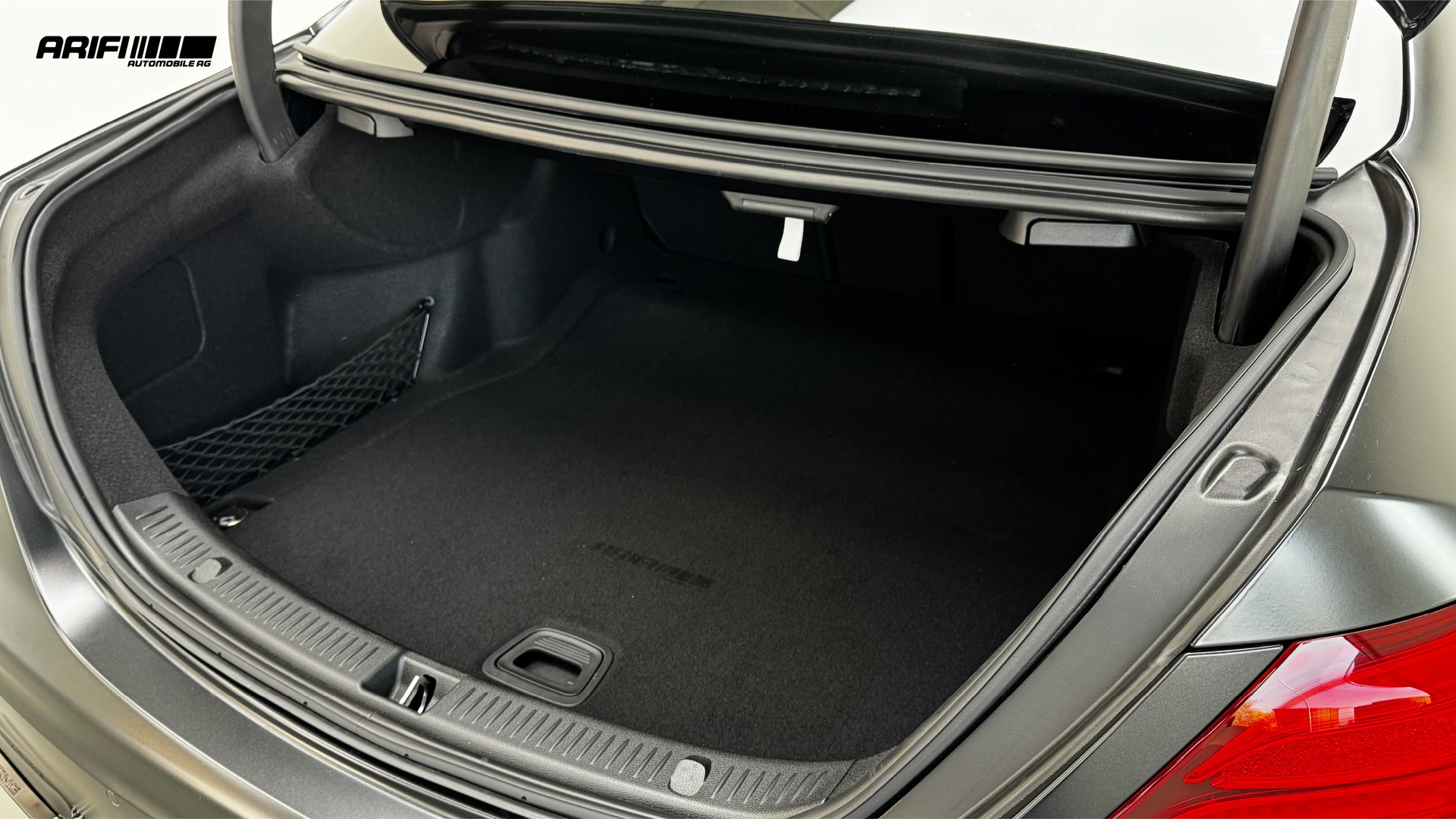 MERCEDES-BENZ E 63 AMG S Edition 1 Nachtschwarz Magno-image-30