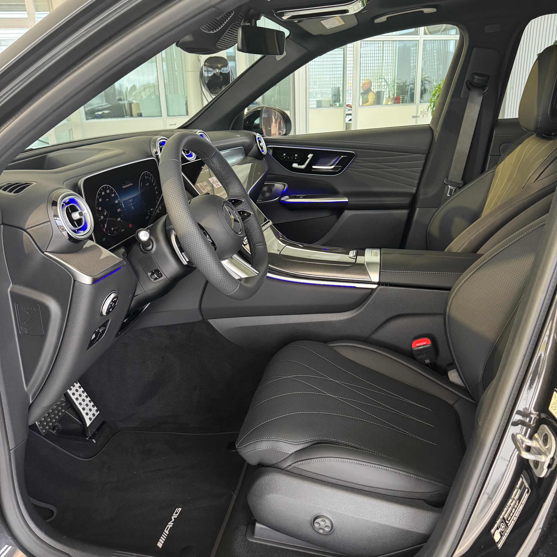 MERCEDES-BENZ GLC 400 e 4Matic EQ Star-image-10