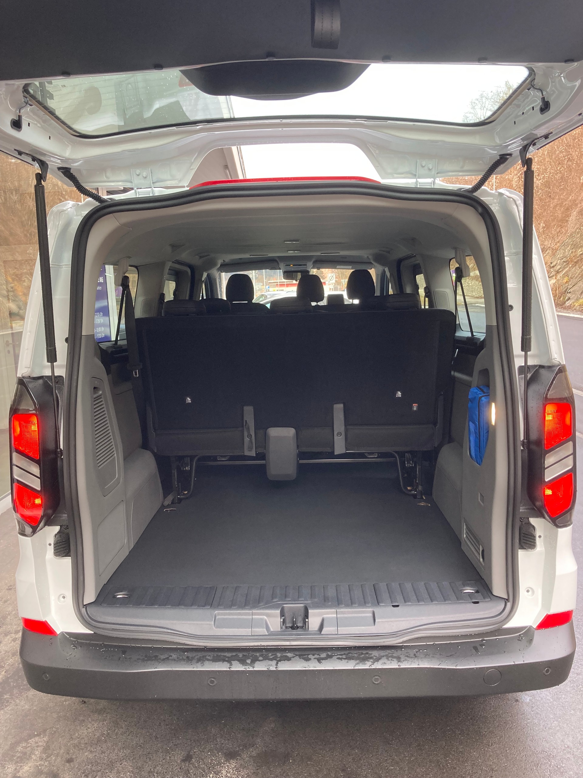 FORD Transit Custom Combi 320 L2H1 Trend Automat 4x4-image-12