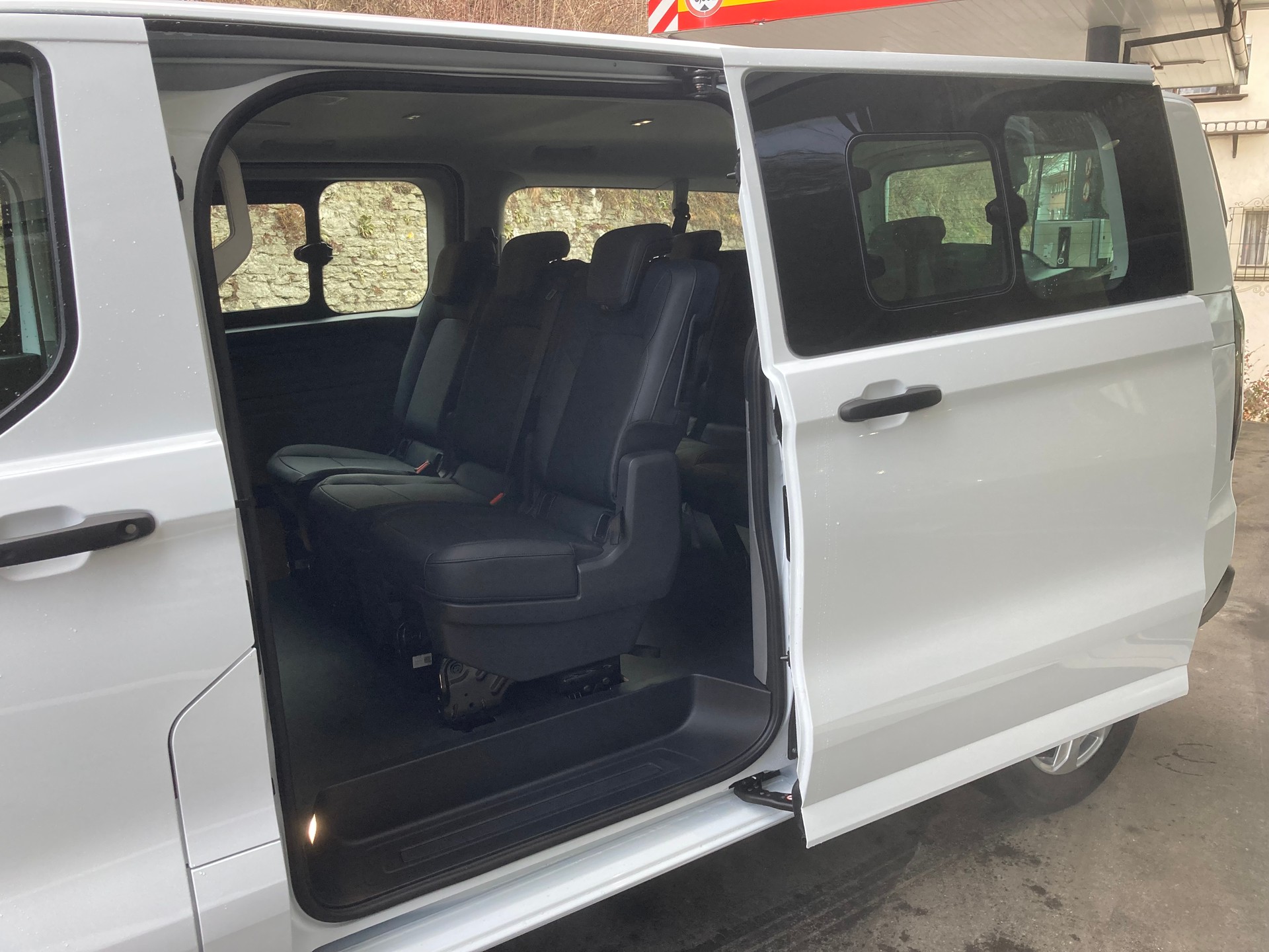 FORD Transit Custom Combi 320 L2H1 Trend Automat 4x4-image-5